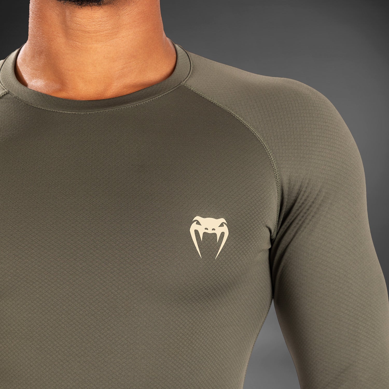 Venum Contender Lycra de manga larga para hombre - Caqui - Image 6