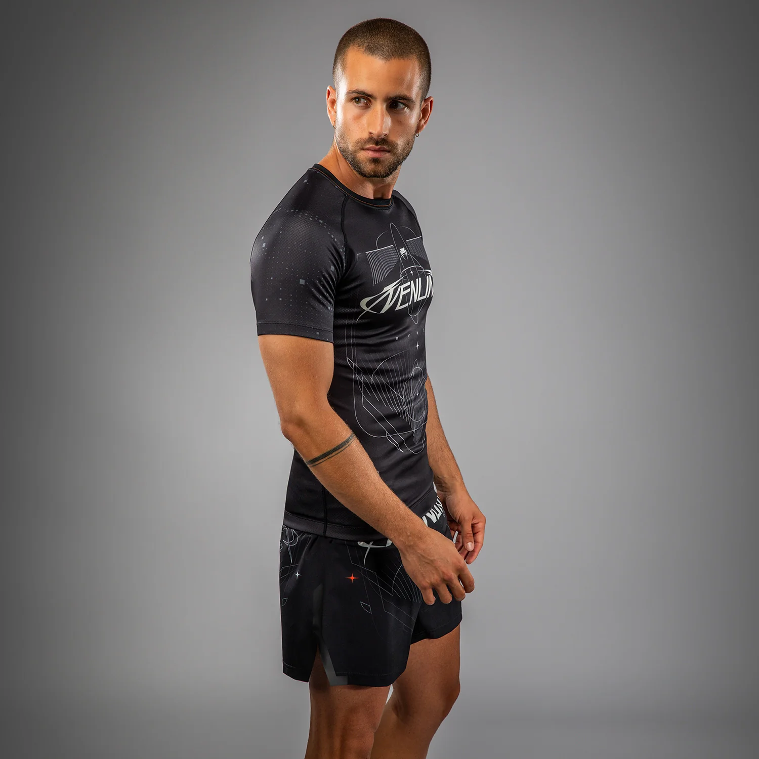 Venum Eclipse Rashguard Manga Corta – Negro/Marfil - Image 2