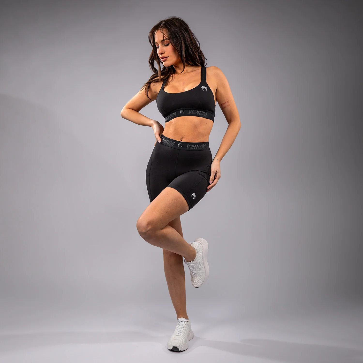 Venum Elevate Pantalón Largo Vale Tudo para mujer - Negro - Image 3
