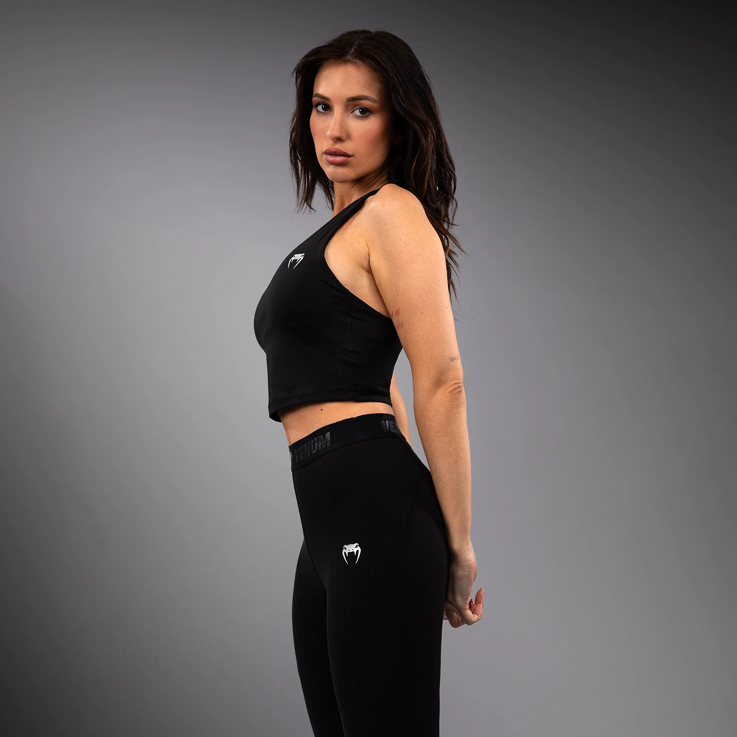 Venum Elevate Sujetador deportivo largo para mujer - Negro - Image 2