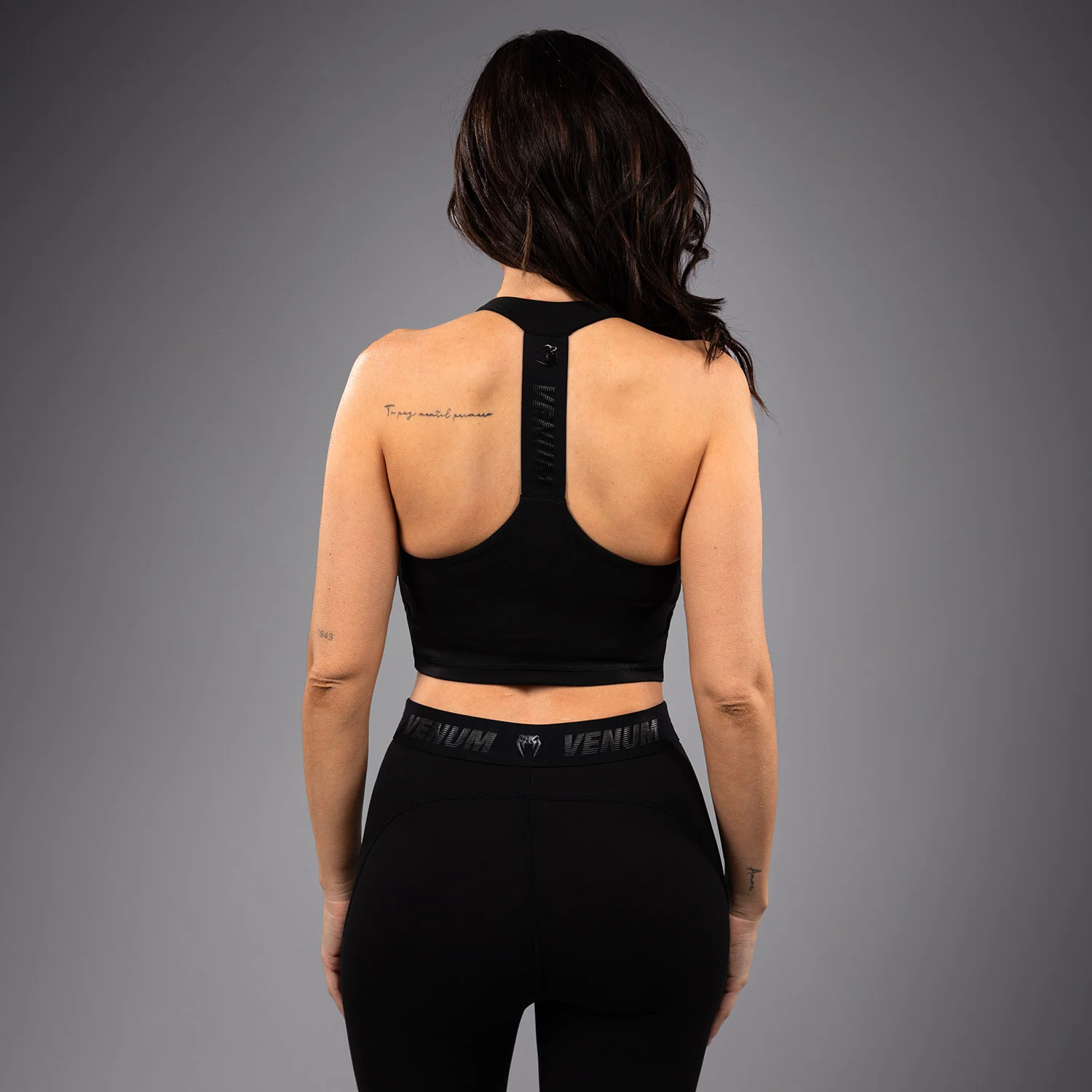 Venum Elevate Sujetador deportivo largo para mujer - Negro - Image 3