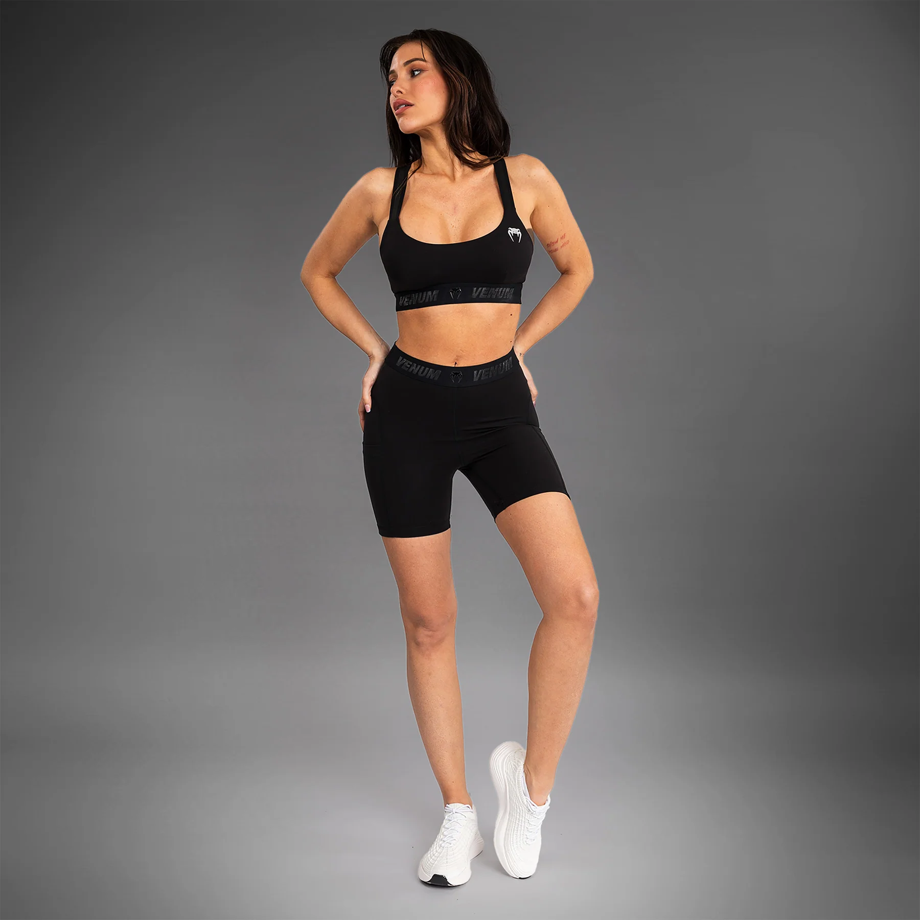 Venum Elevate Sujetador deportivo para mujer - Negro - Image 3