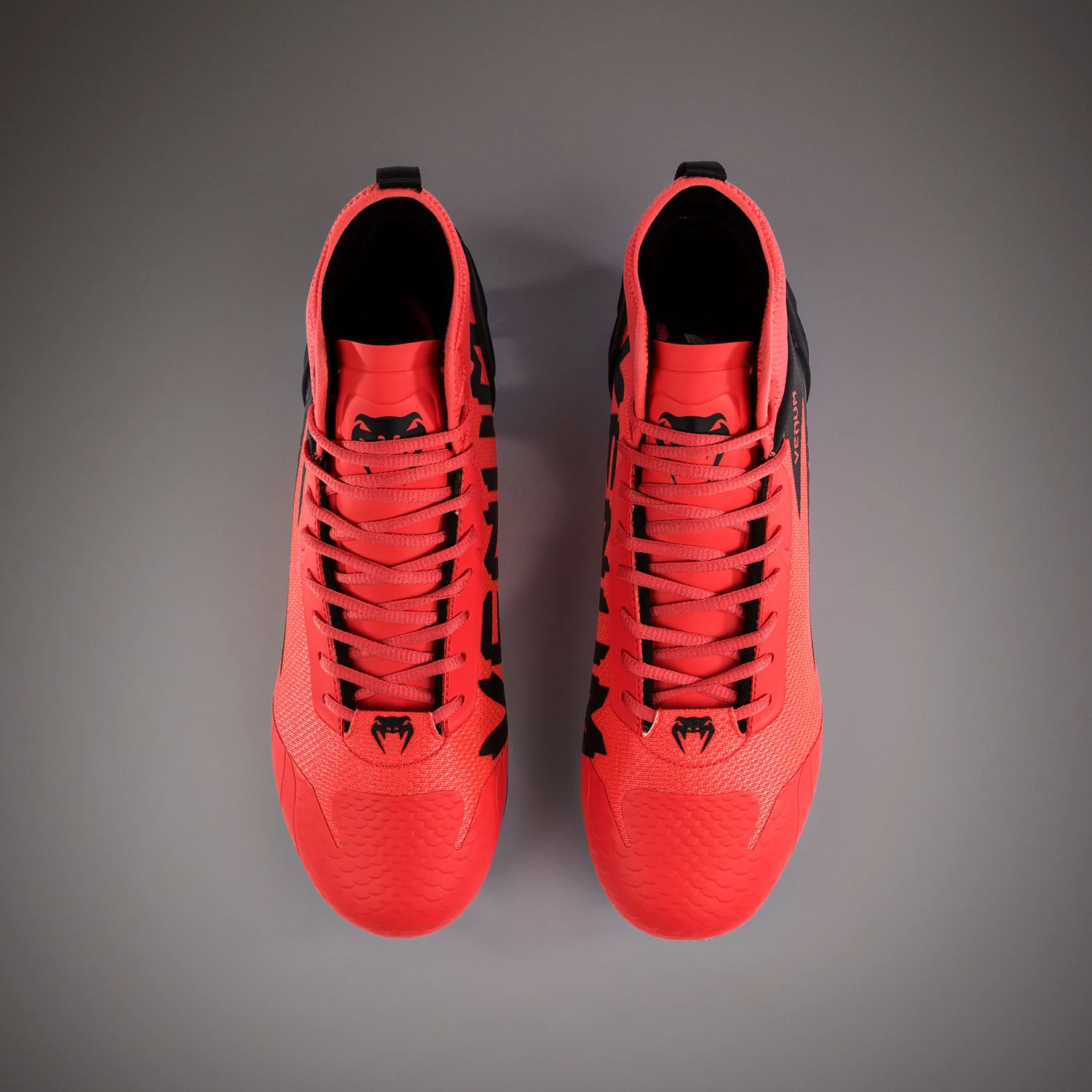 Venum Elite Tacos de fútbol americano - Mango/Negro - Image 3