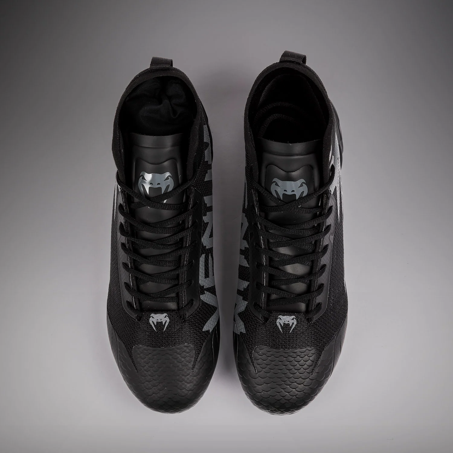 Venum Elite Tacos de fútbol americano - Negro/Negro - Image 4
