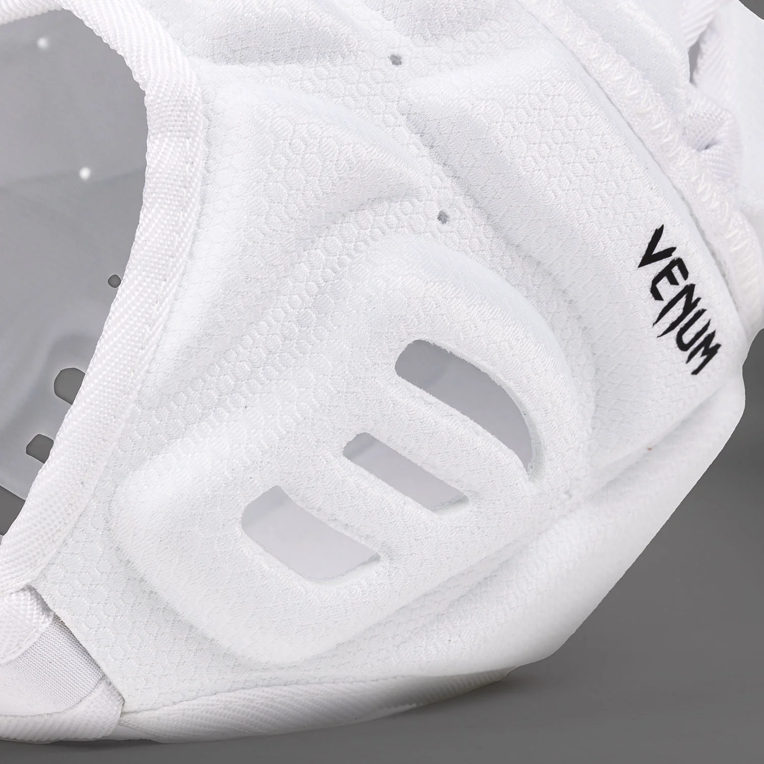 Venum Elite Casco Softshell Protect – Blanco/Negro - Image 8