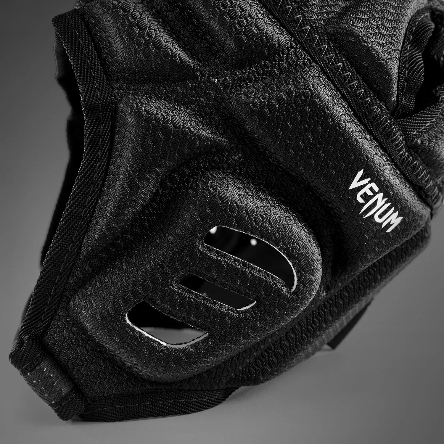 Venum Elite Casco Softshell Protect – Negro/Blanco - Image 7