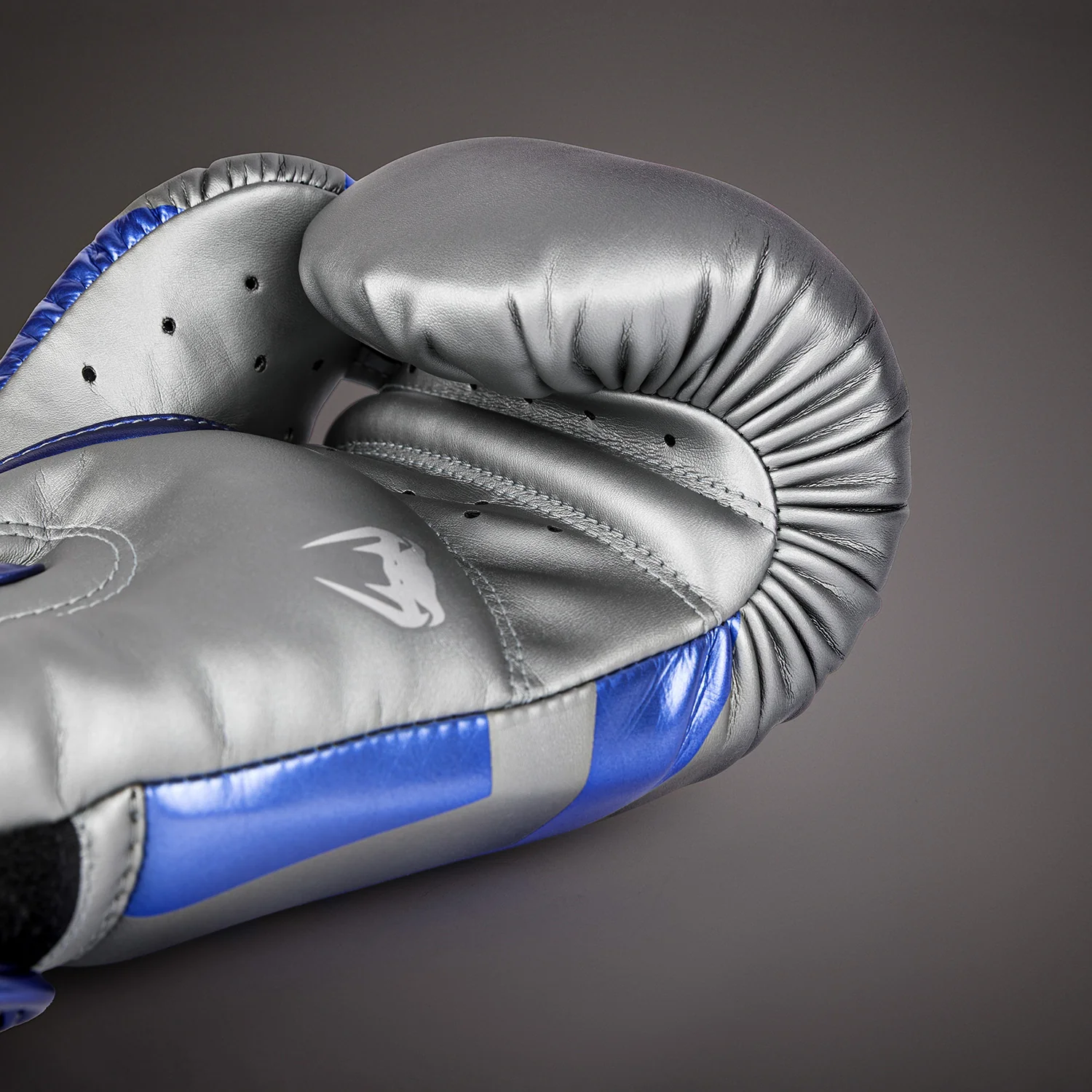 Venum Elite Guantes de Boxeo - Gris - Edición especial - Image 4