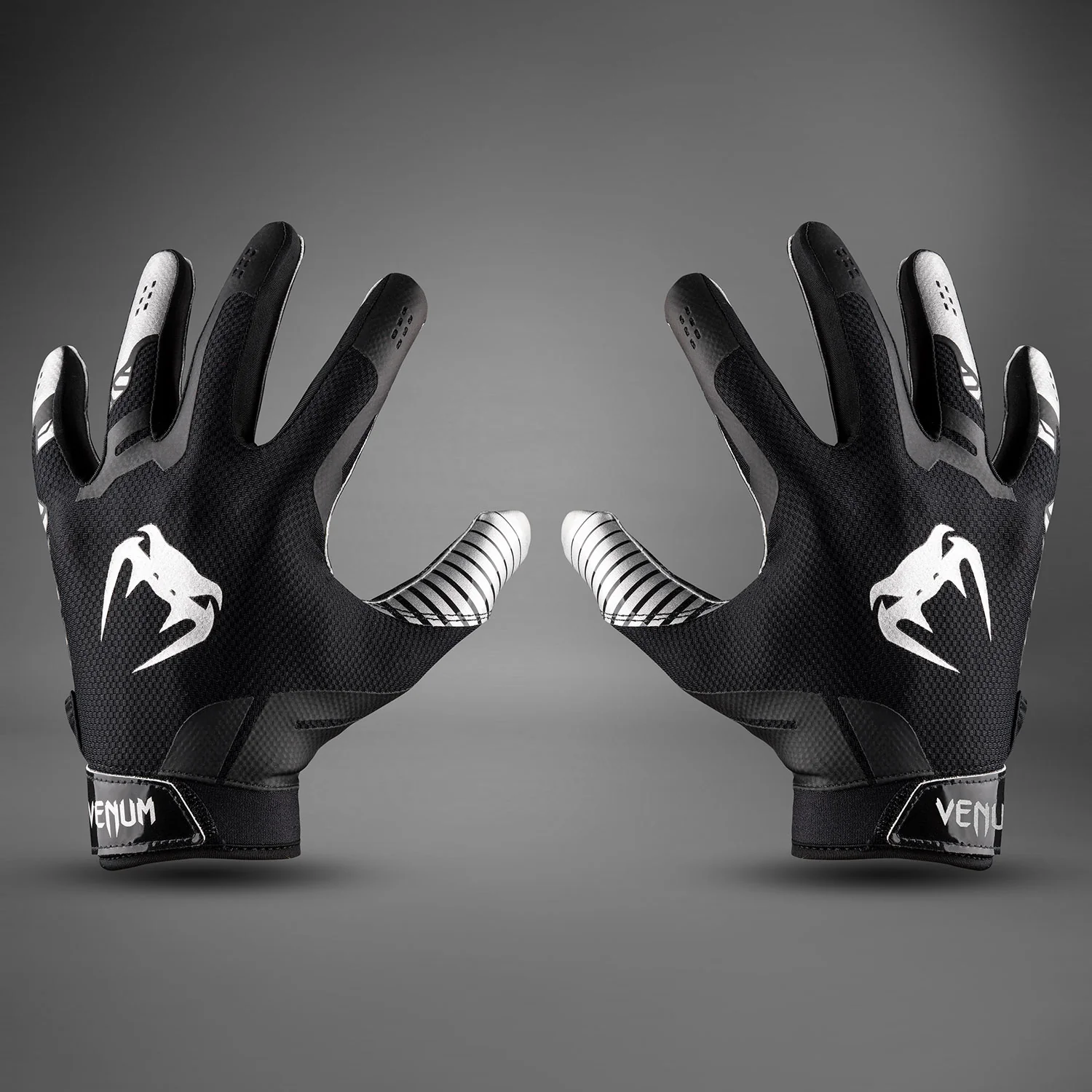 Venum Elite Guantes de Fútbol - Negro/Plata - Image 5