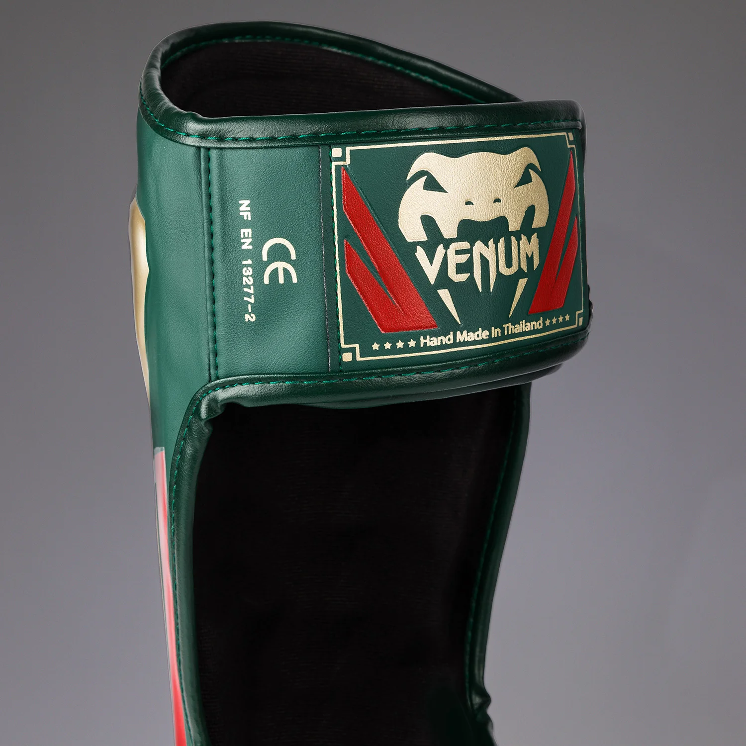 Venum Elite Protectores de Espinilla - Verde - Edición especial - Image 5