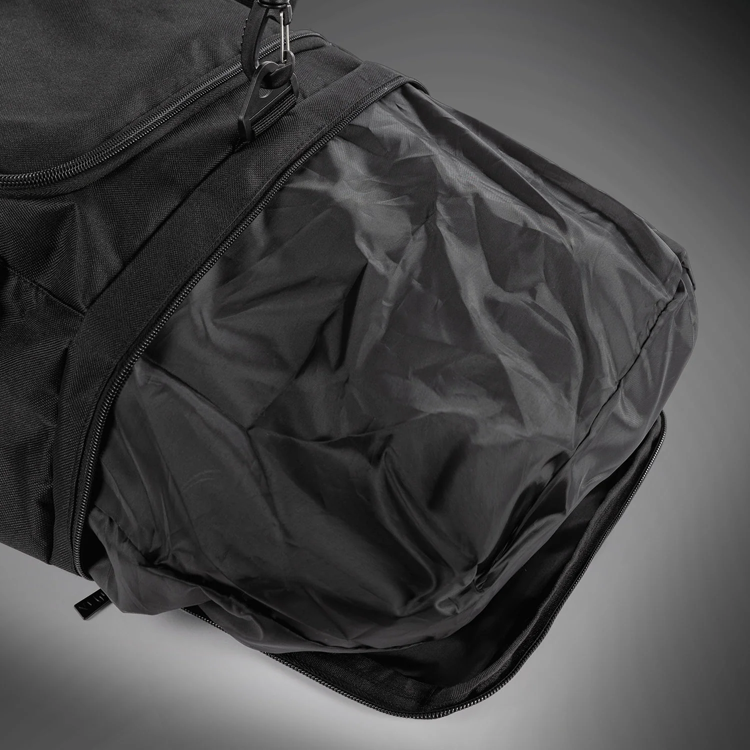 Venum Essential Bolsa Deportiva (26L) - Negro - Image 6