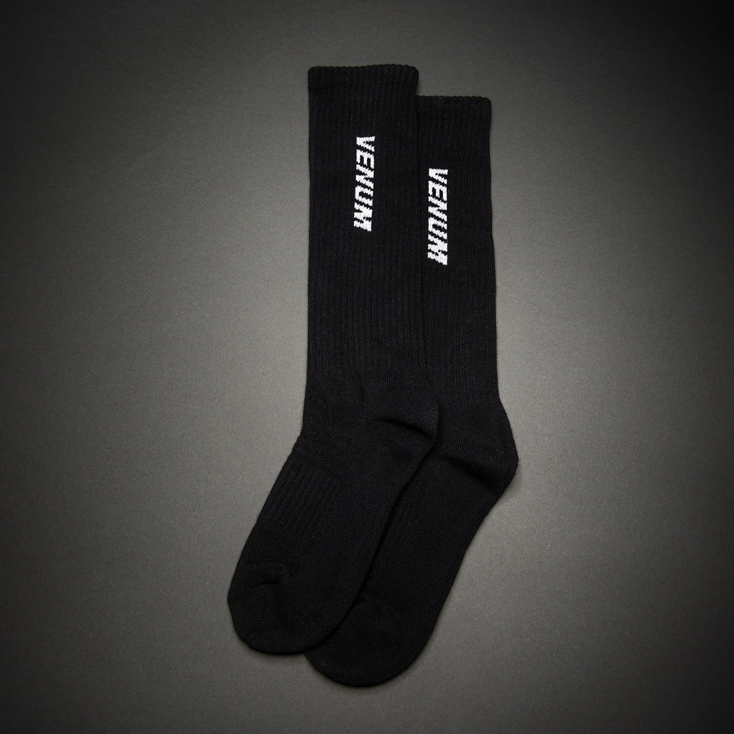 Venum Essential Calcetines Sobre la Pantorrilla – Negro/Blanco