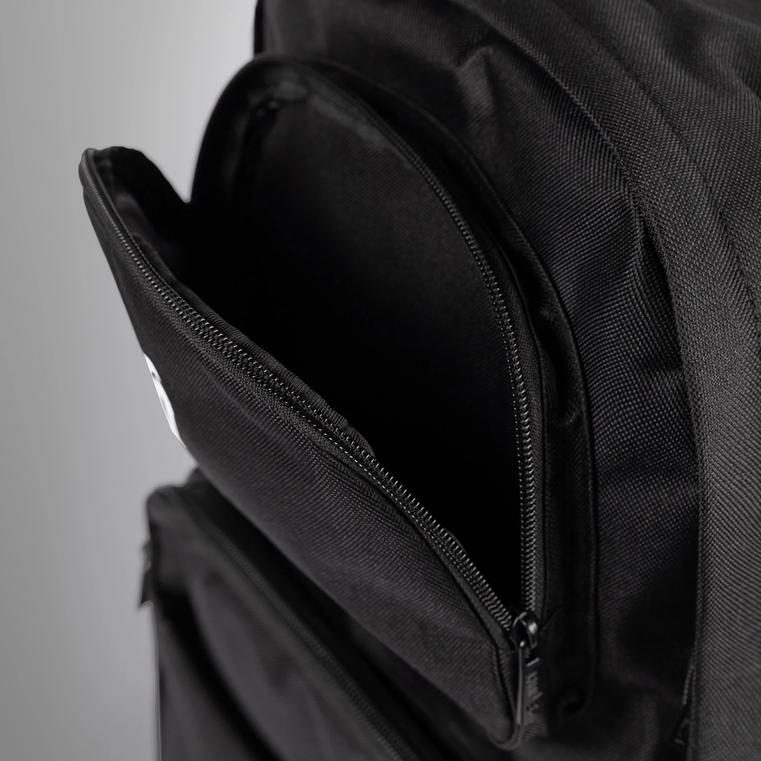 Venum Essential Mochila (20-25L) - Negro - Image 6