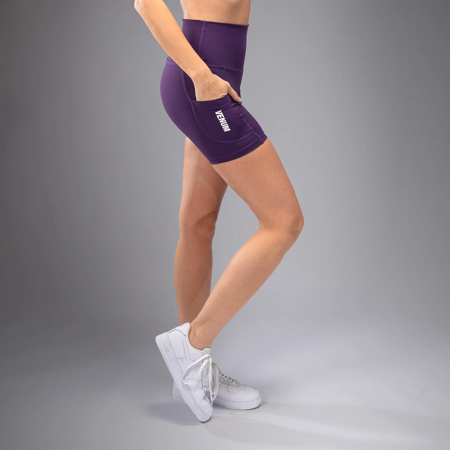 Venum Essential Pantalones Cortos de Ciclismo para Mujer - Púrpura Profundo - Image 6