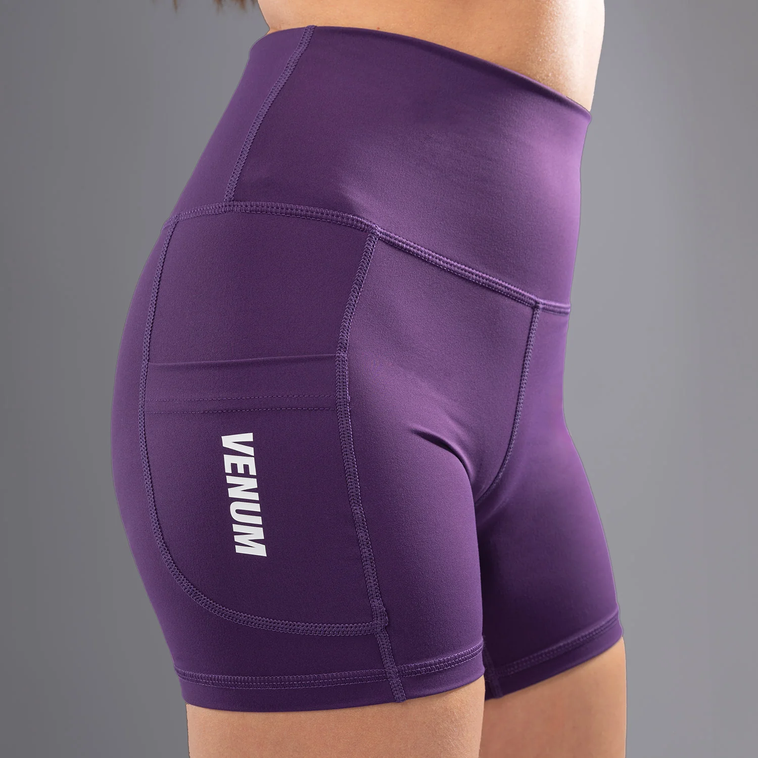 Venum Essential Pantalones Cortos de Ciclismo para Mujer - Púrpura Profundo - Image 8