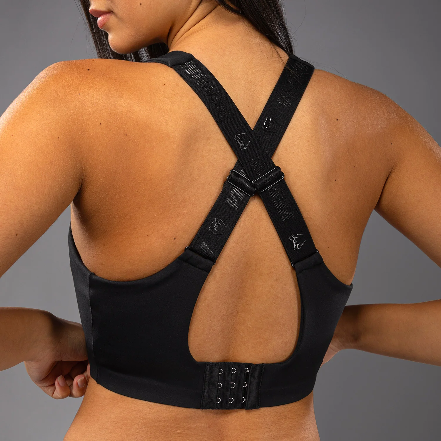 Venum Essential X Sujetador Deportivo Mujer - Negro - Image 6