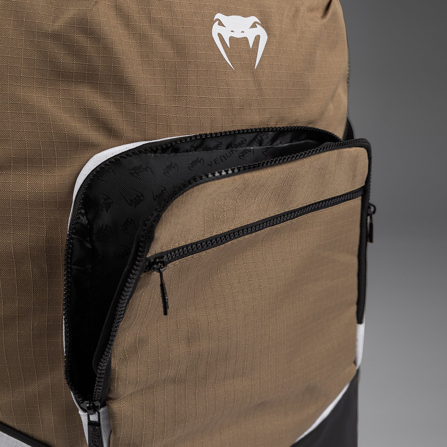 Venum Evo 2 Xtrem Mochila (50-63L) – Duna - Image 5
