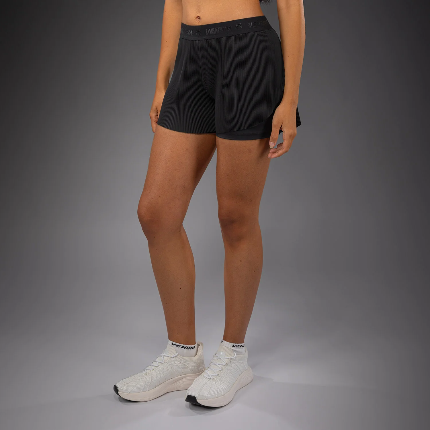 Venum Flowfit Pantalones Cortos de Entrenamiento Mujer - Negro - Image 2