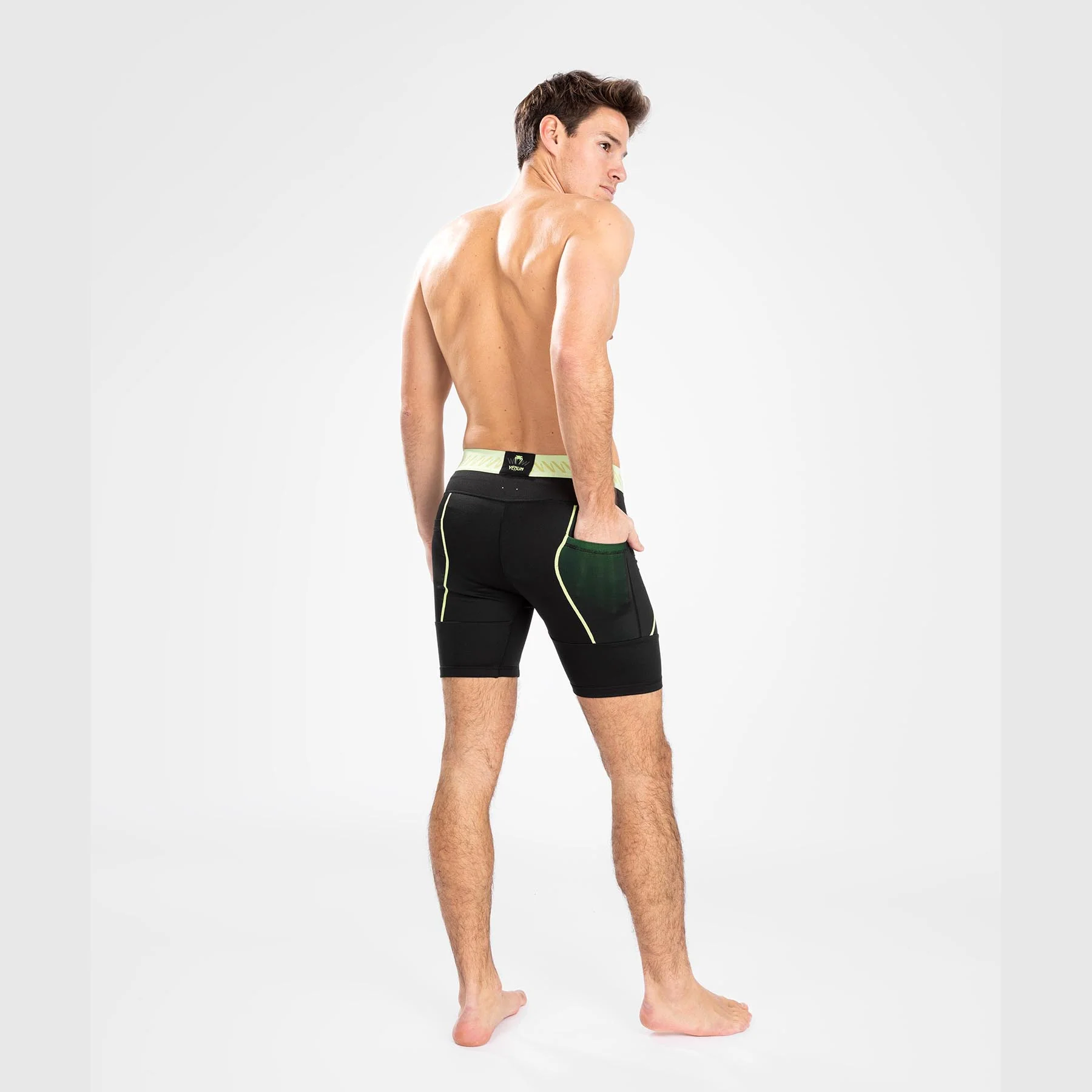 Venum Fusion 2.0 Vale Tudo Hombre - Negro/Amarillo - Image 2
