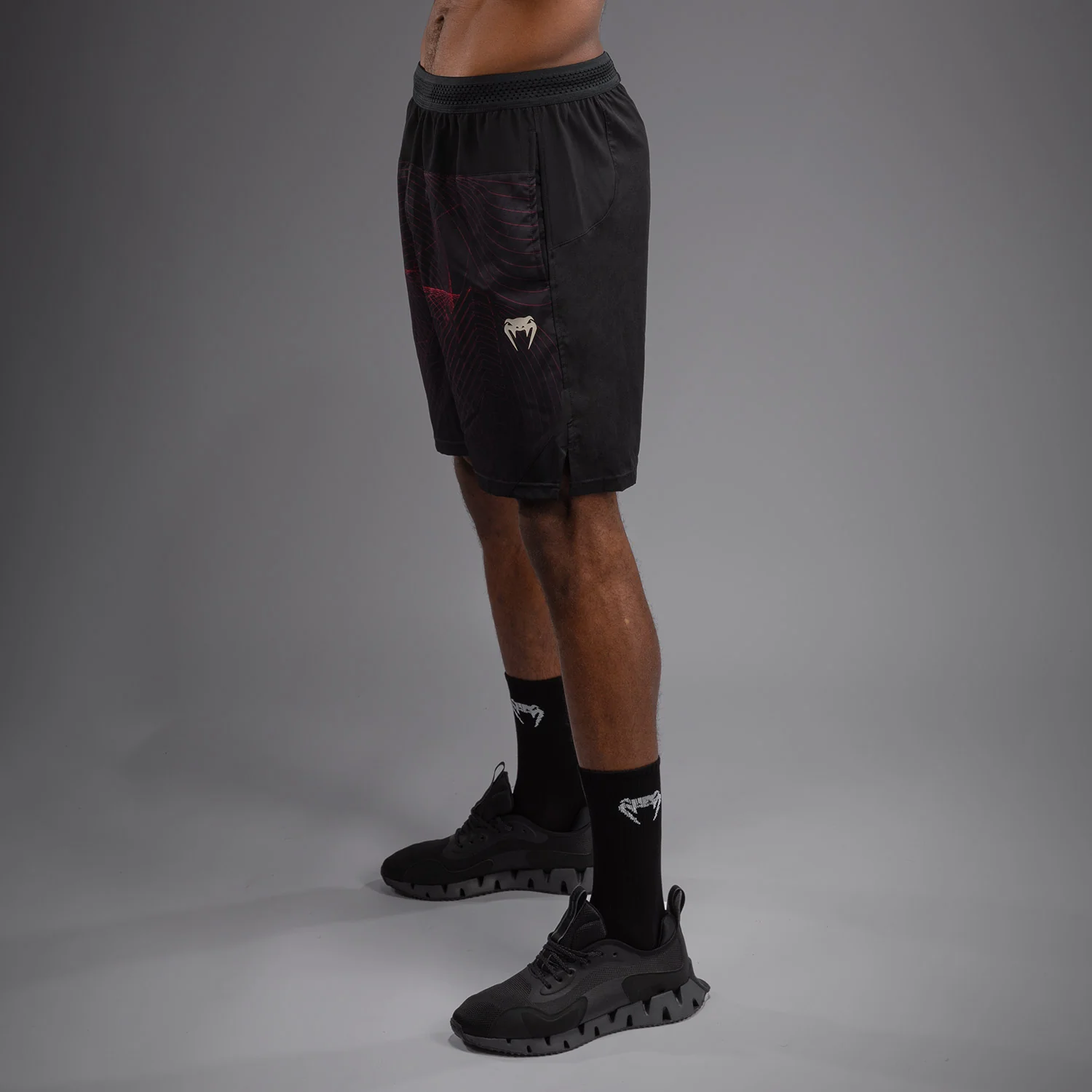 Venum G-Fit Air Pantalones Cortos de Entrenamiento para Hombre - Negro Profundo/Rojo Fuego - Image 2