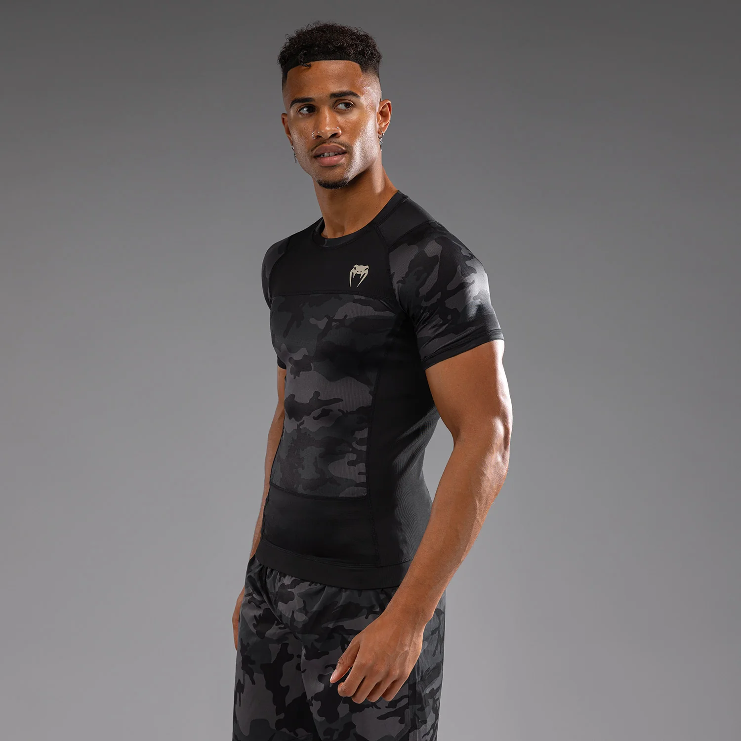 Venum G-Fit Air Rashguard de Manga Corta para Hombre - Camuflaje Urbano Digital - Image 5