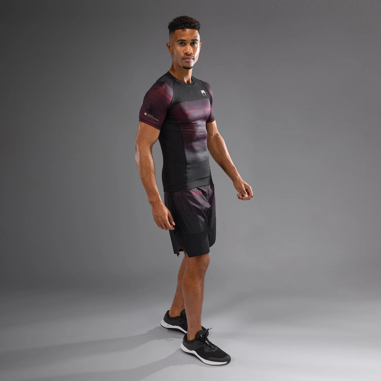 Venum G-Fit Air Rashguard de Manga Corta para Hombre - Negro Profundo/Rojo Fuego - Image 4