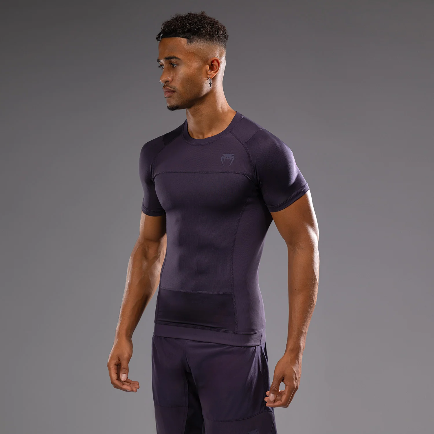 Venum G-Fit Air Rashguard de Manga Corta para Hombre - Púrpura Profundo - Image 2