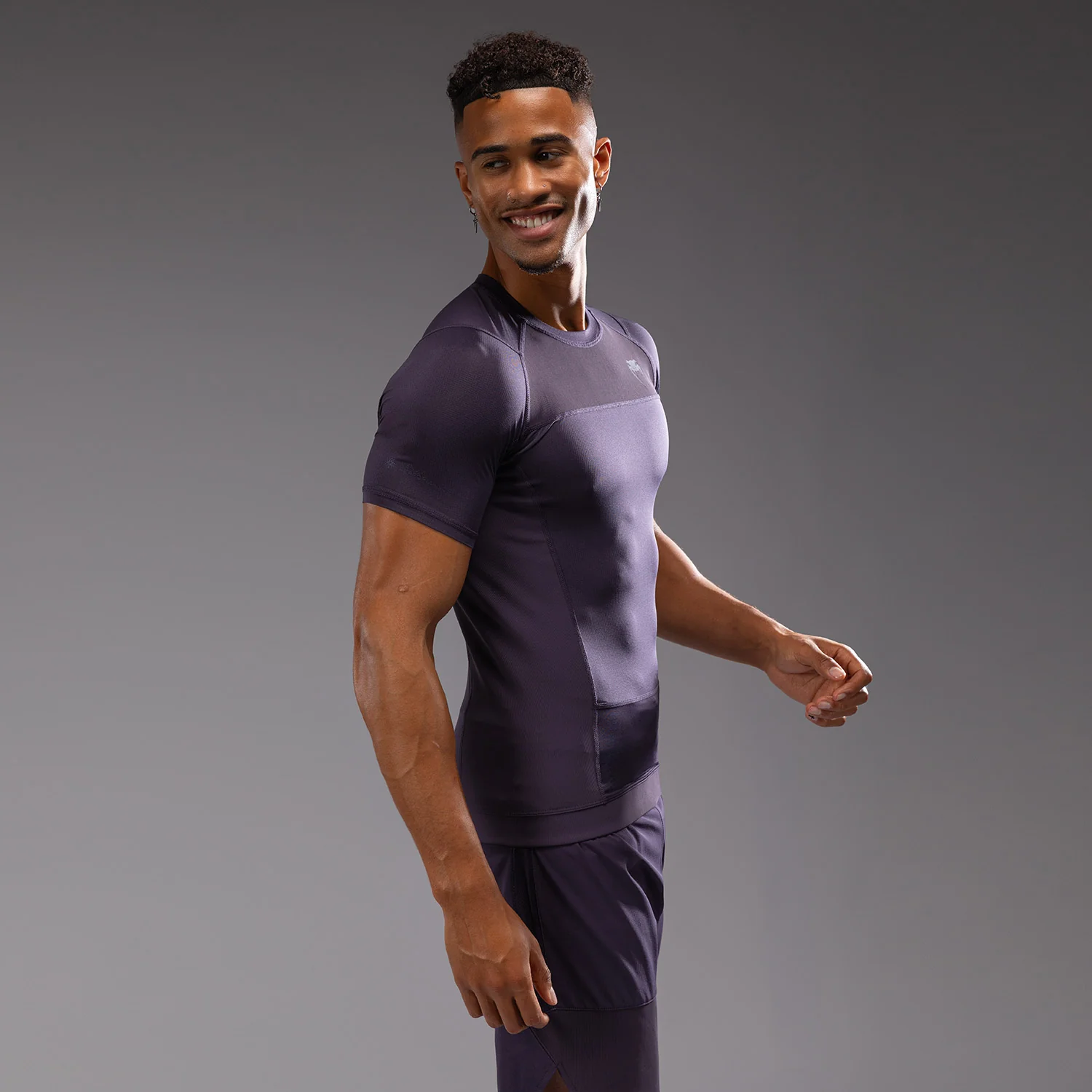 Venum G-Fit Air Rashguard de Manga Corta para Hombre - Púrpura Profundo - Image 3