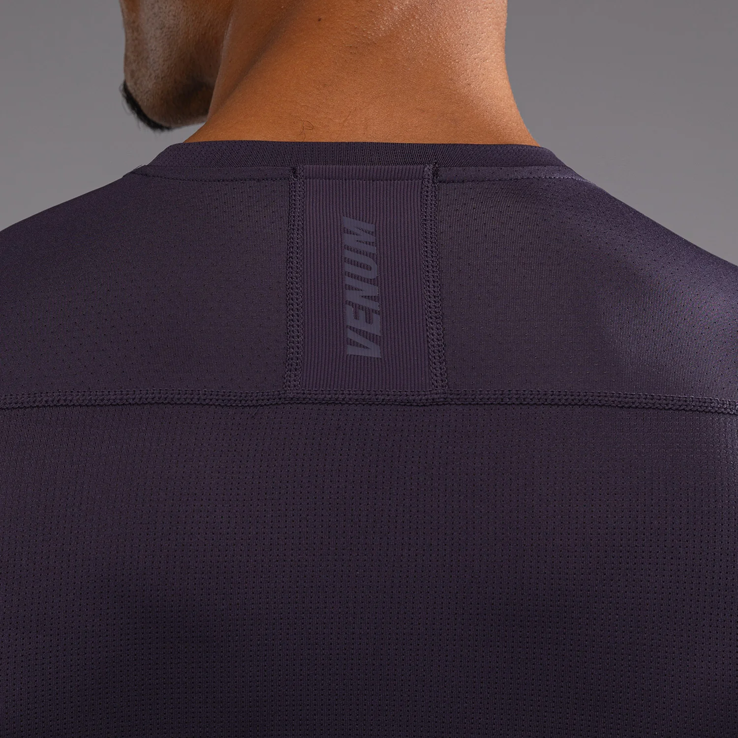Venum G-Fit Air Rashguard de Manga Corta para Hombre - Púrpura Profundo - Image 6