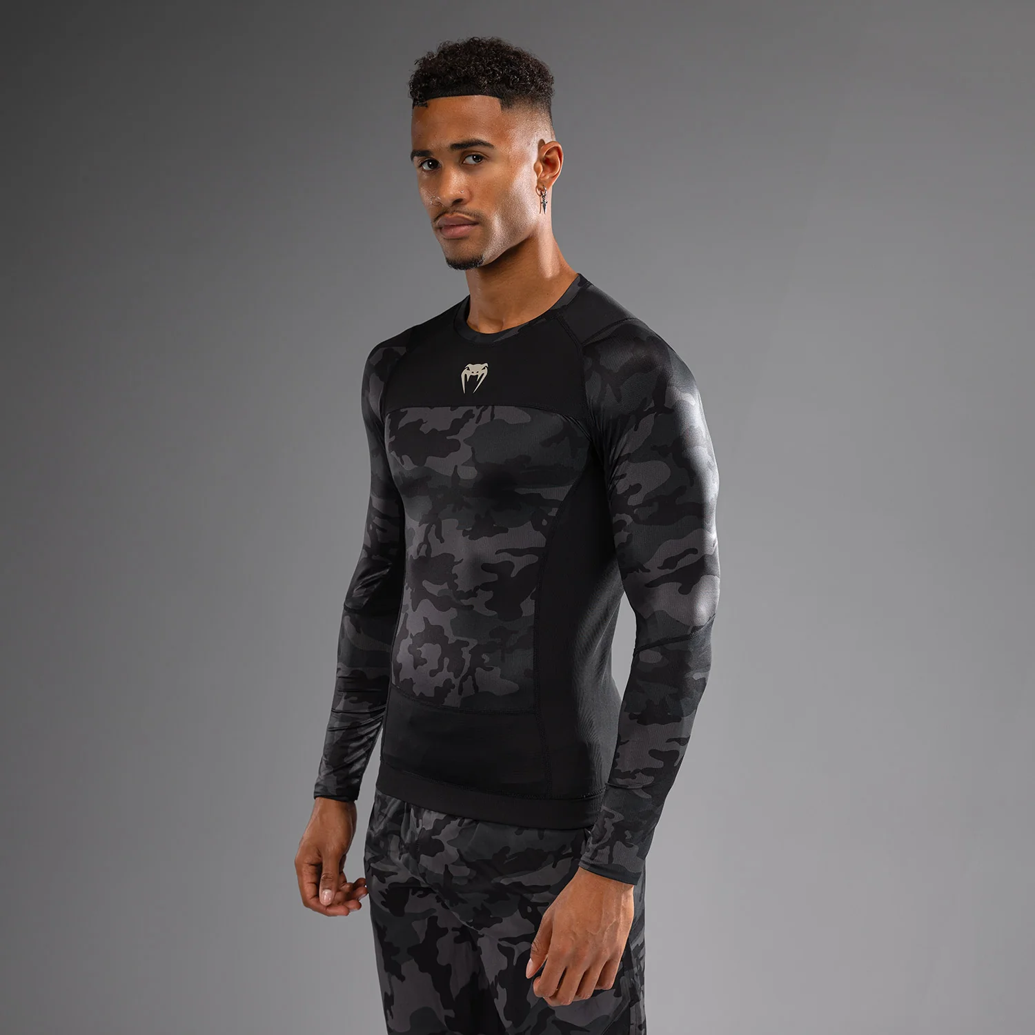 Venum G-Fit Air Rashguard de Manga Larga para Hombre - Camuflaje Urbano Digital - Image 2