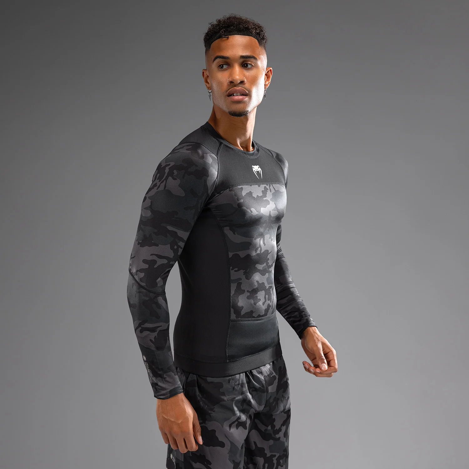 Venum G-Fit Air Rashguard de Manga Larga para Hombre - Camuflaje Urbano Digital - Image 3