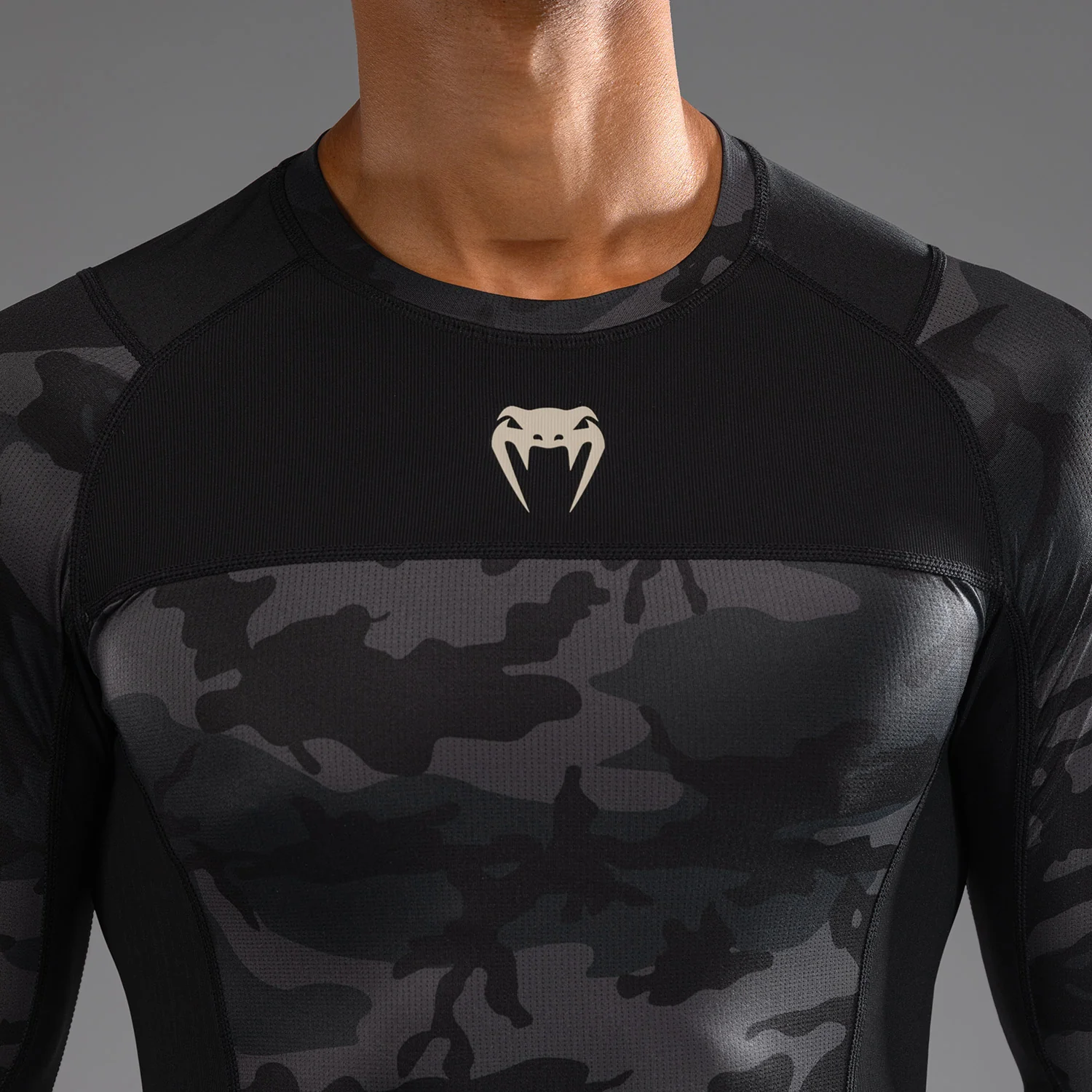 Venum G-Fit Air Rashguard de Manga Larga para Hombre - Camuflaje Urbano Digital - Image 5