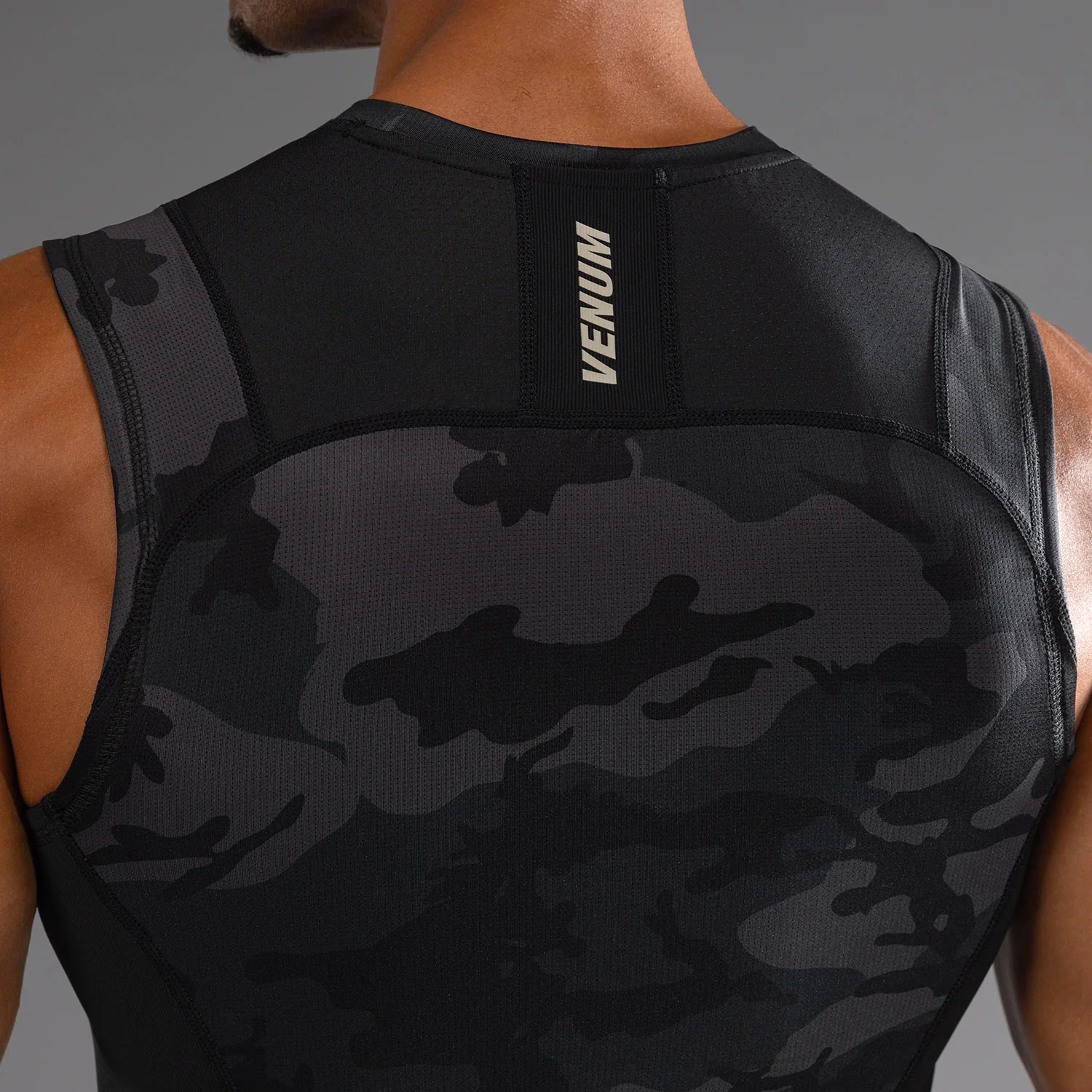 Venum G-Fit Air Rashguard sin Mangas para Hombre - Camuflaje Urbano Digital - Image 6