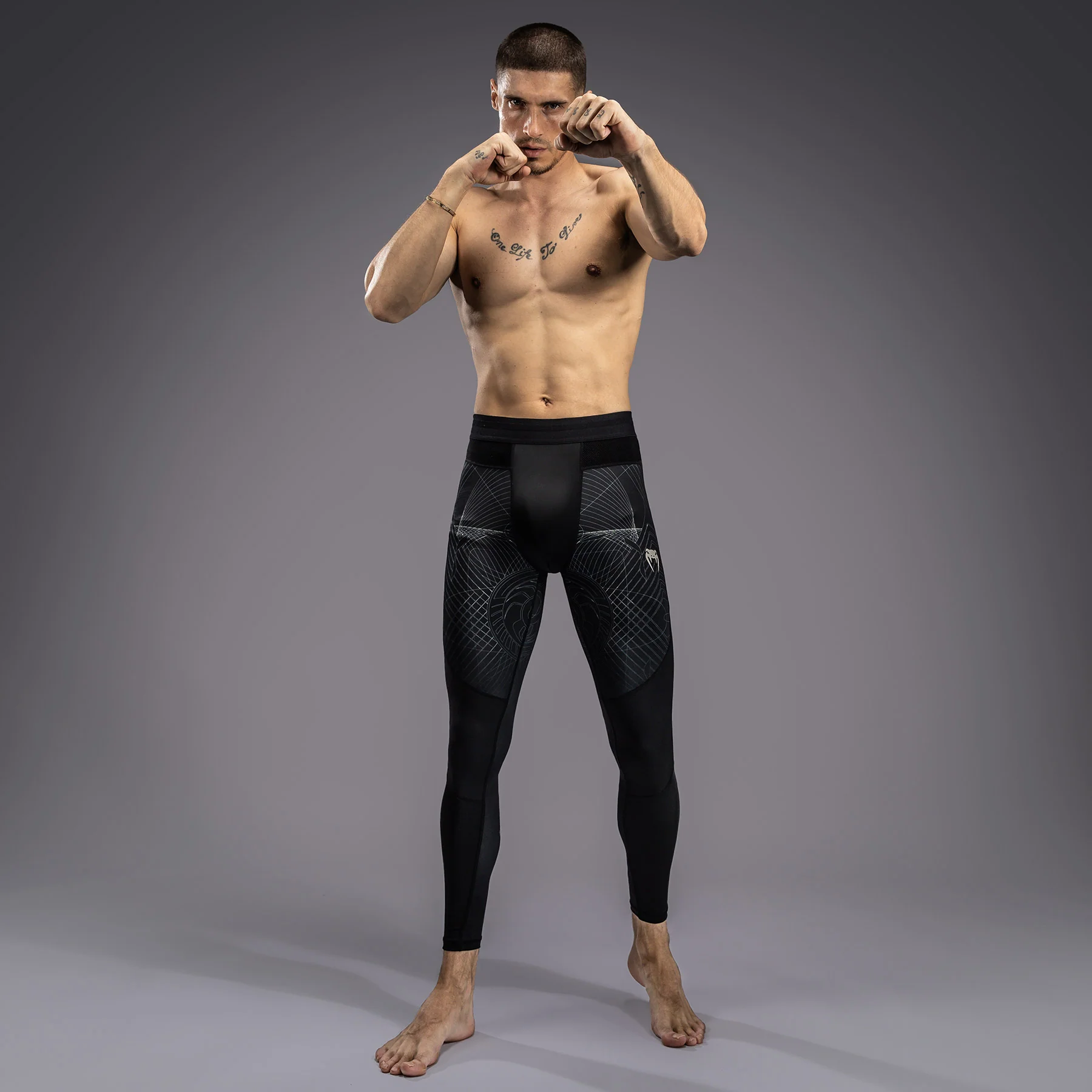 Venum G-Fit Air Spats para Hombre - Negro Profundo/Arena del desierto - Image 8