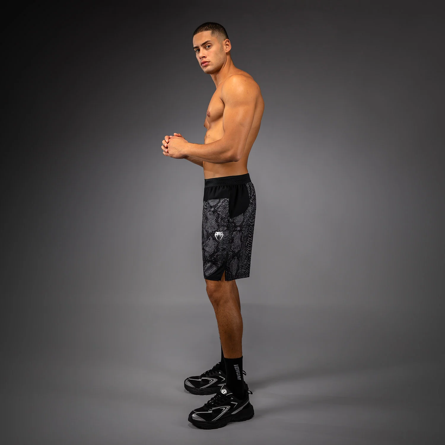 Venum G-Fit Short de Entrenamiento – Negro/Gris Carbón - Image 6