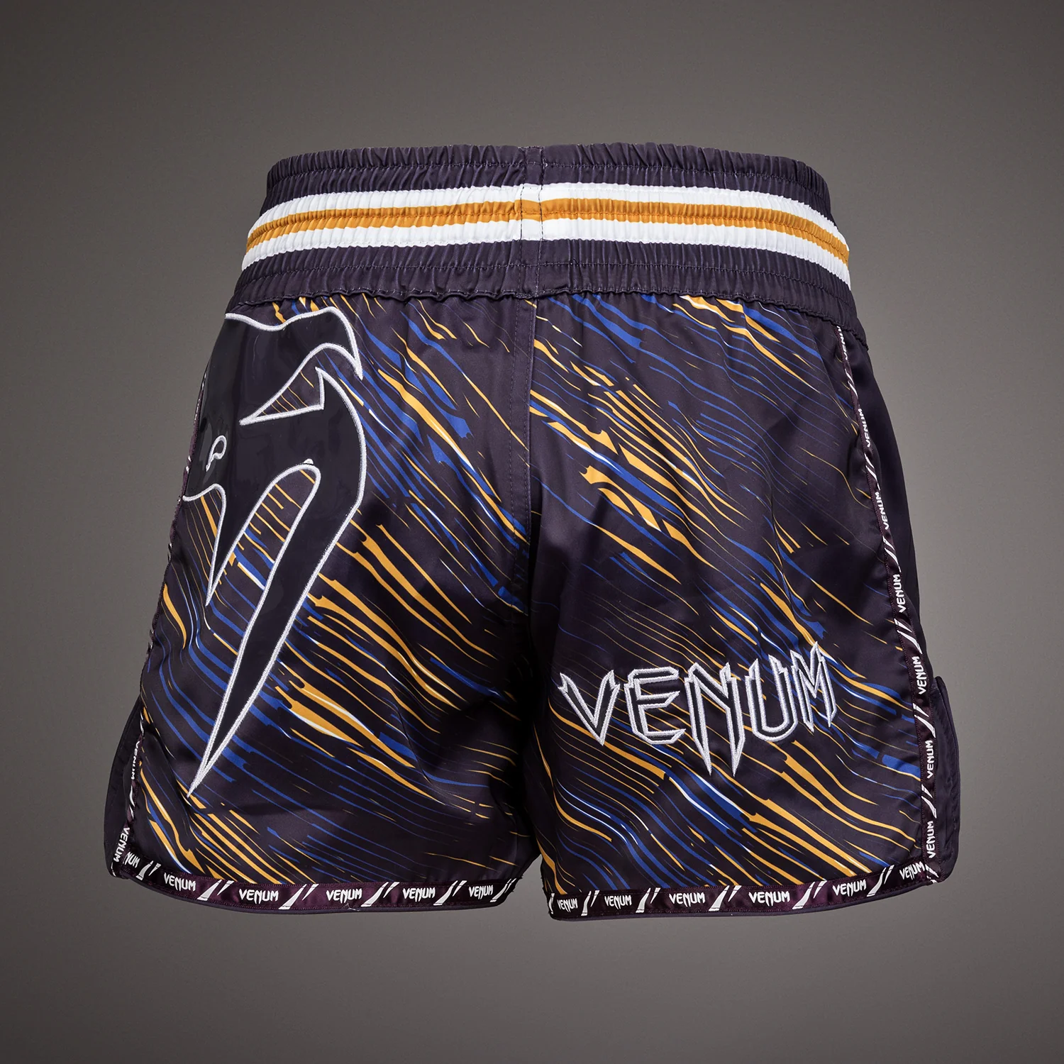 Venum Giant Muay Thai Pantalones Cortos - Morado oscuro - Image 3