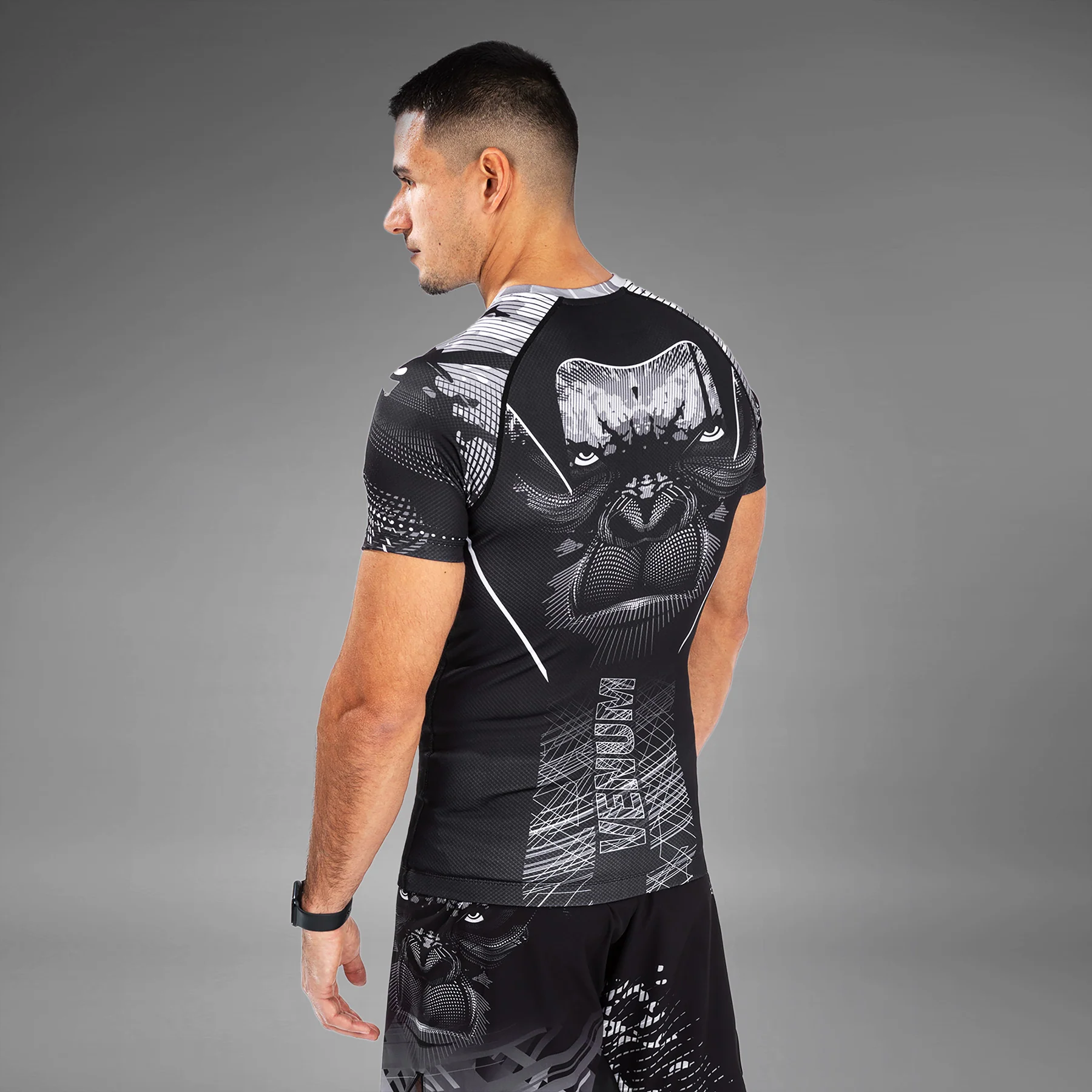 Venum Gorilla Jungle Lycras Manga Corta - Negro/Blanco - Image 2