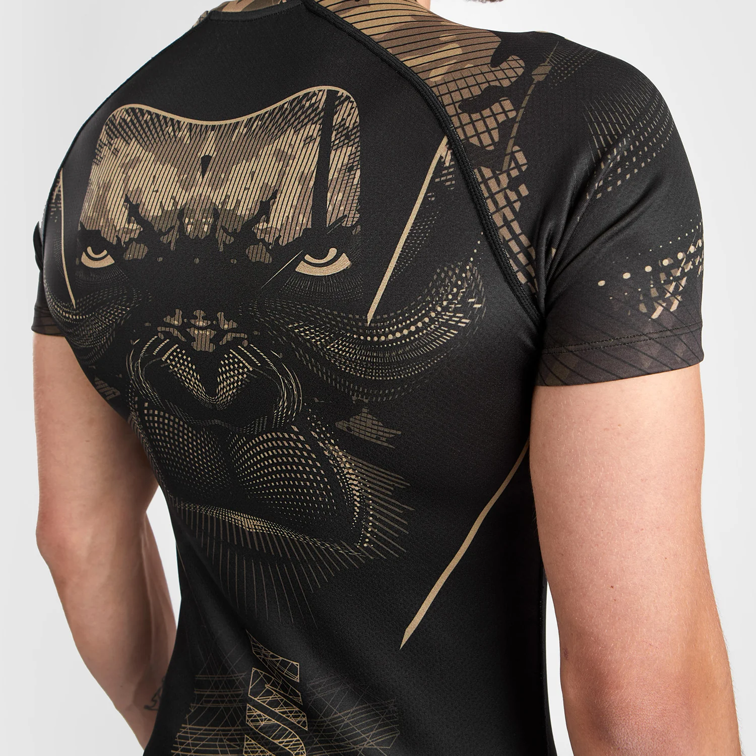 Venum Gorilla Jungle Rashguard Manga Corta - Negro/Arena - Image 6