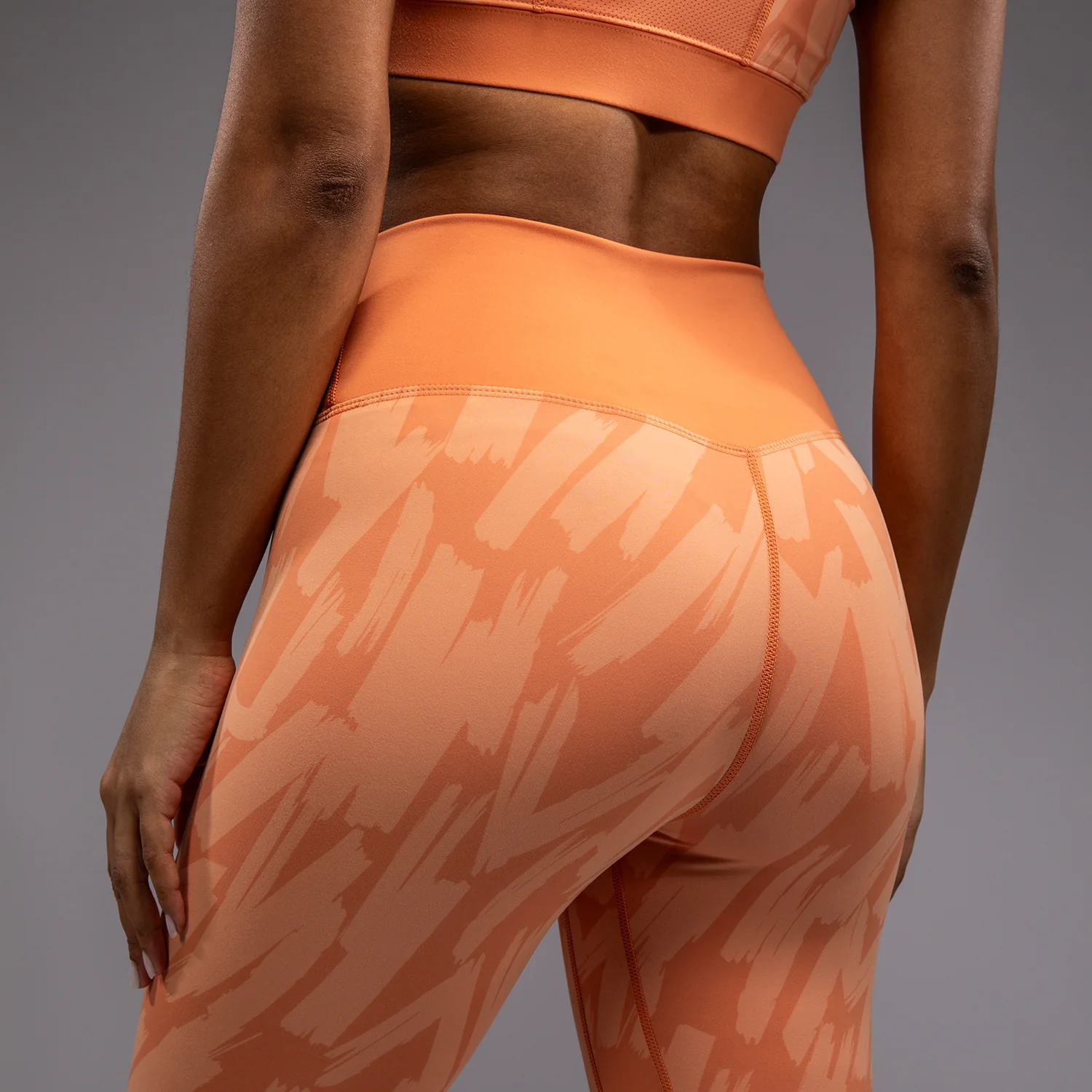 Venum Graffiti Leggings 7/8 para Mujer - Albaricoque Terciopelo - Image 6
