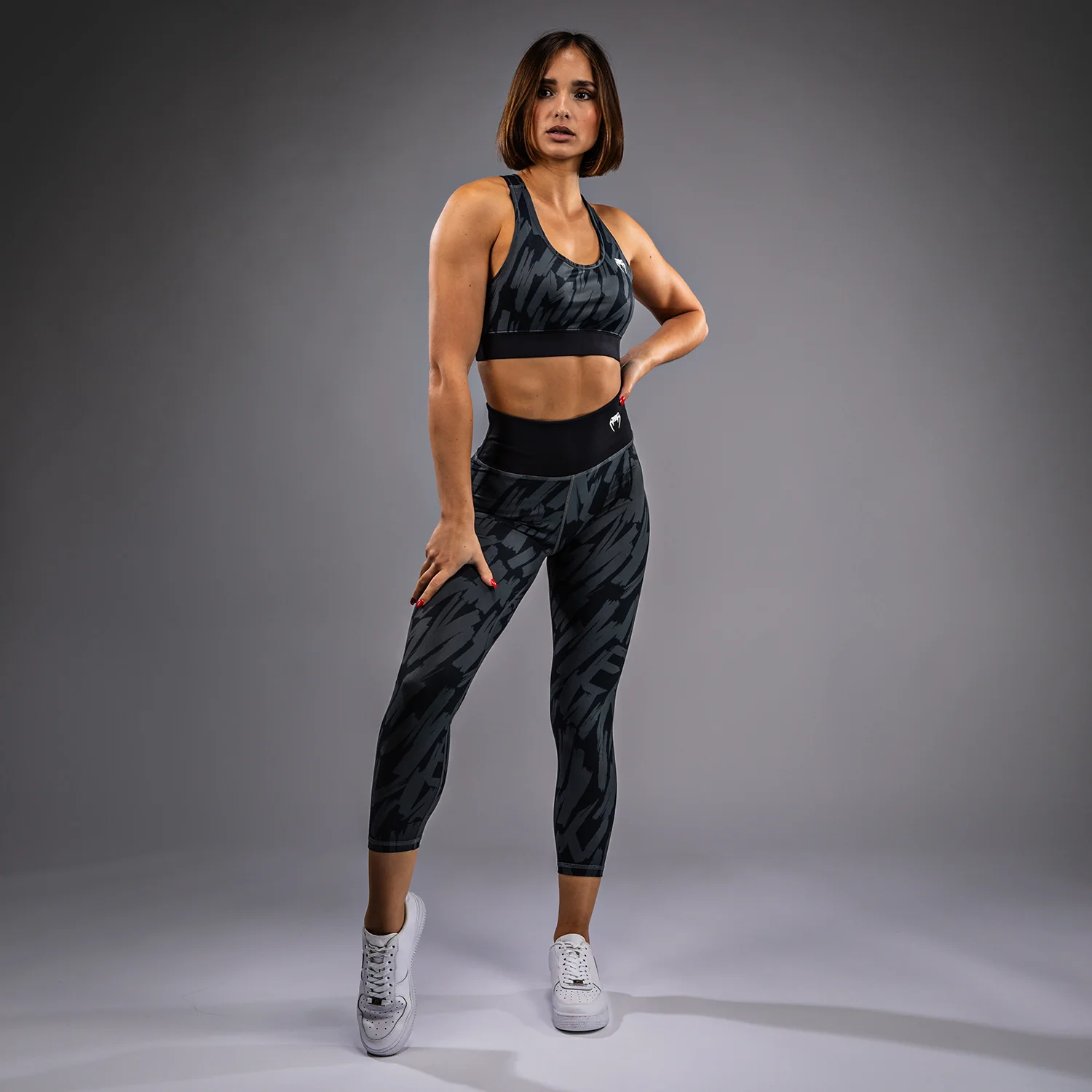 Venum Graffiti Leggings 7/8 para Mujer - Carbón Urbano - Image 2