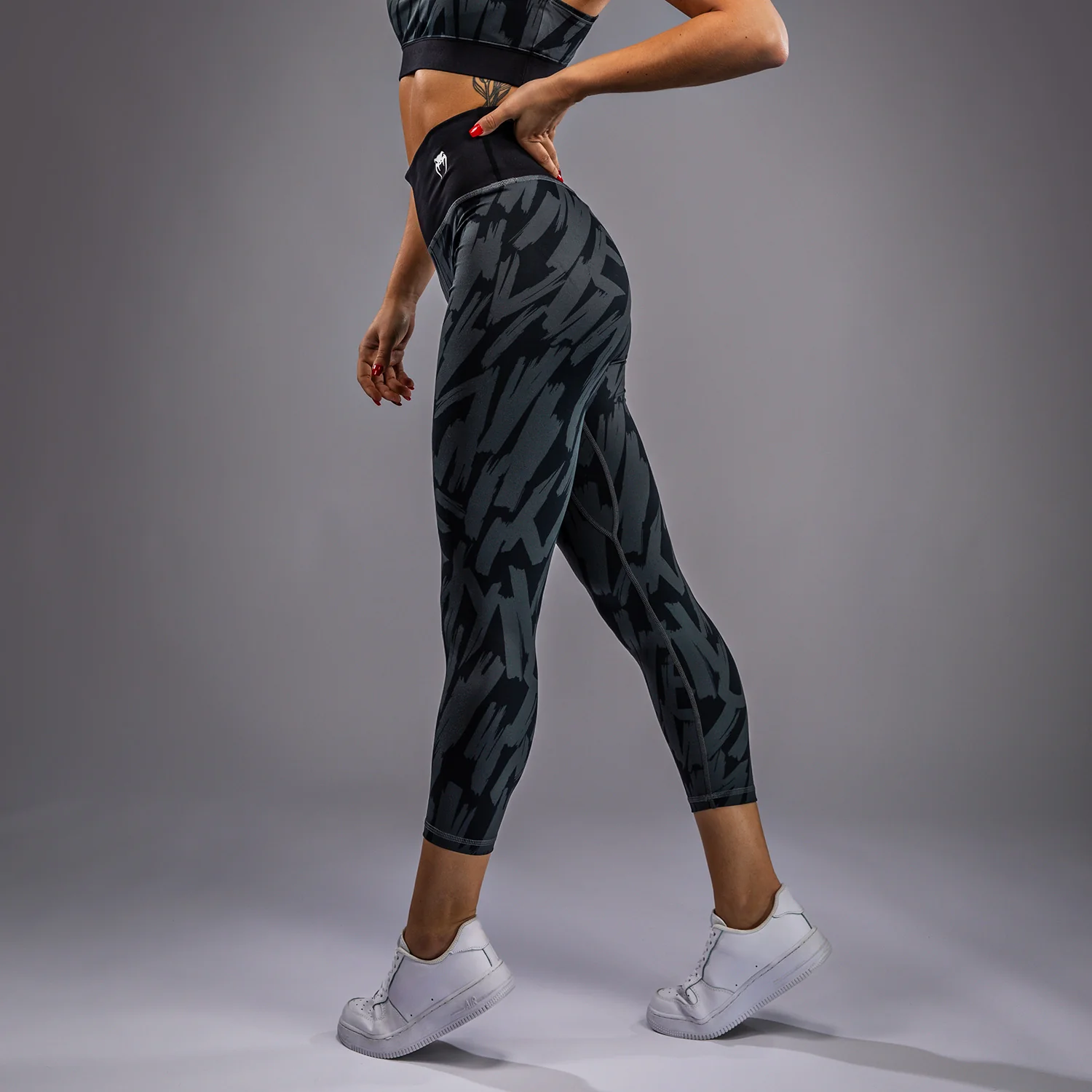 Venum Graffiti Leggings 7/8 para Mujer - Carbón Urbano - Image 3