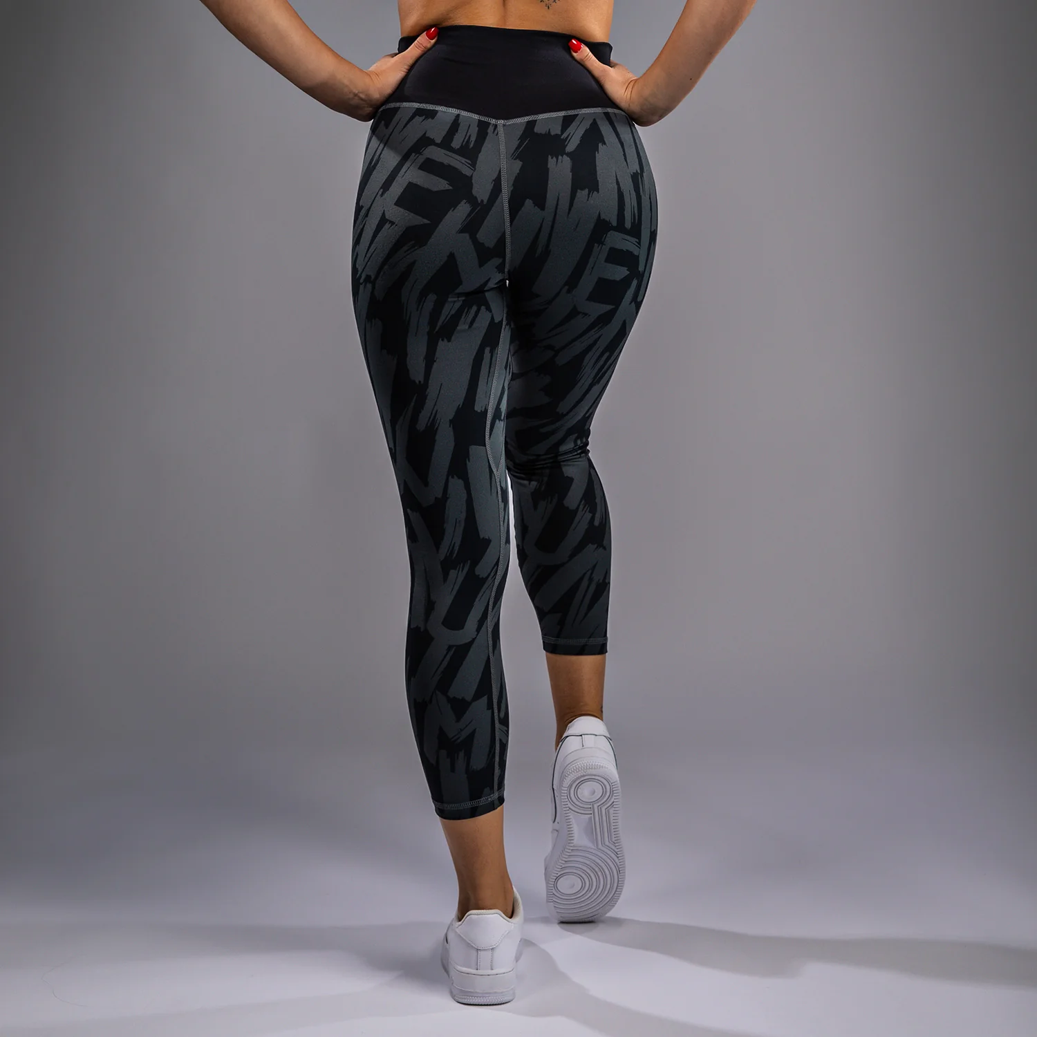Venum Graffiti Leggings 7/8 para Mujer - Carbón Urbano - Image 7