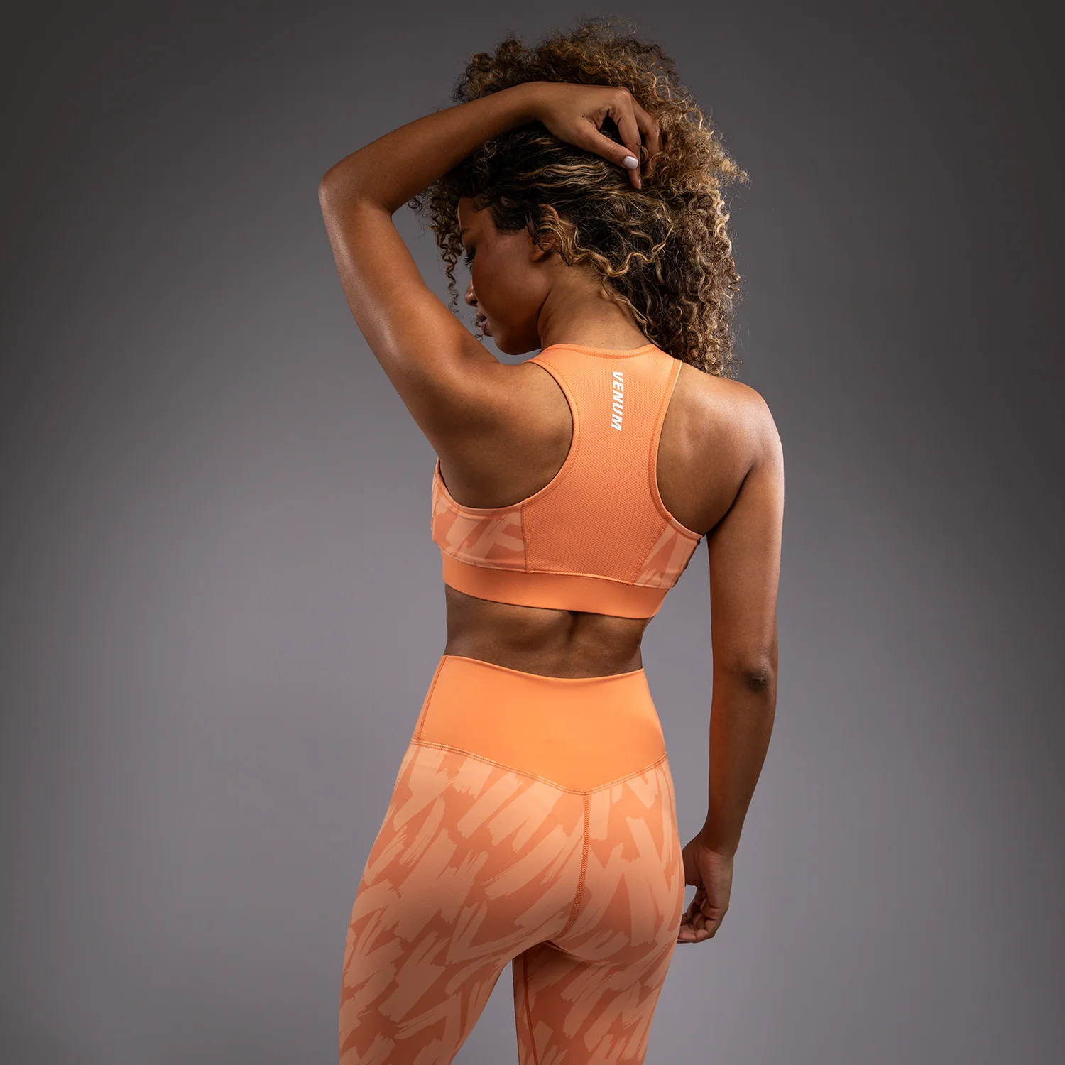 Venum Graffiti Sujetador Deportivo para Mujer - Albaricoque Terciopelo - Image 4