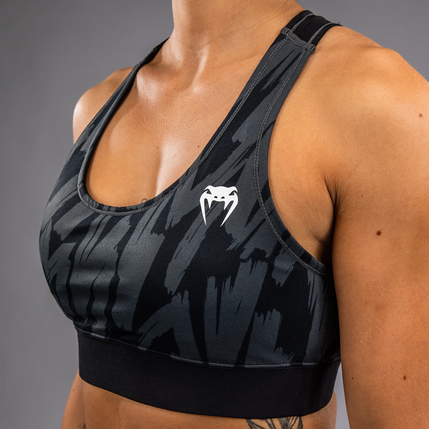 Venum Graffiti Sujetador Deportivo para Mujer - Carbón Urbano - Image 6