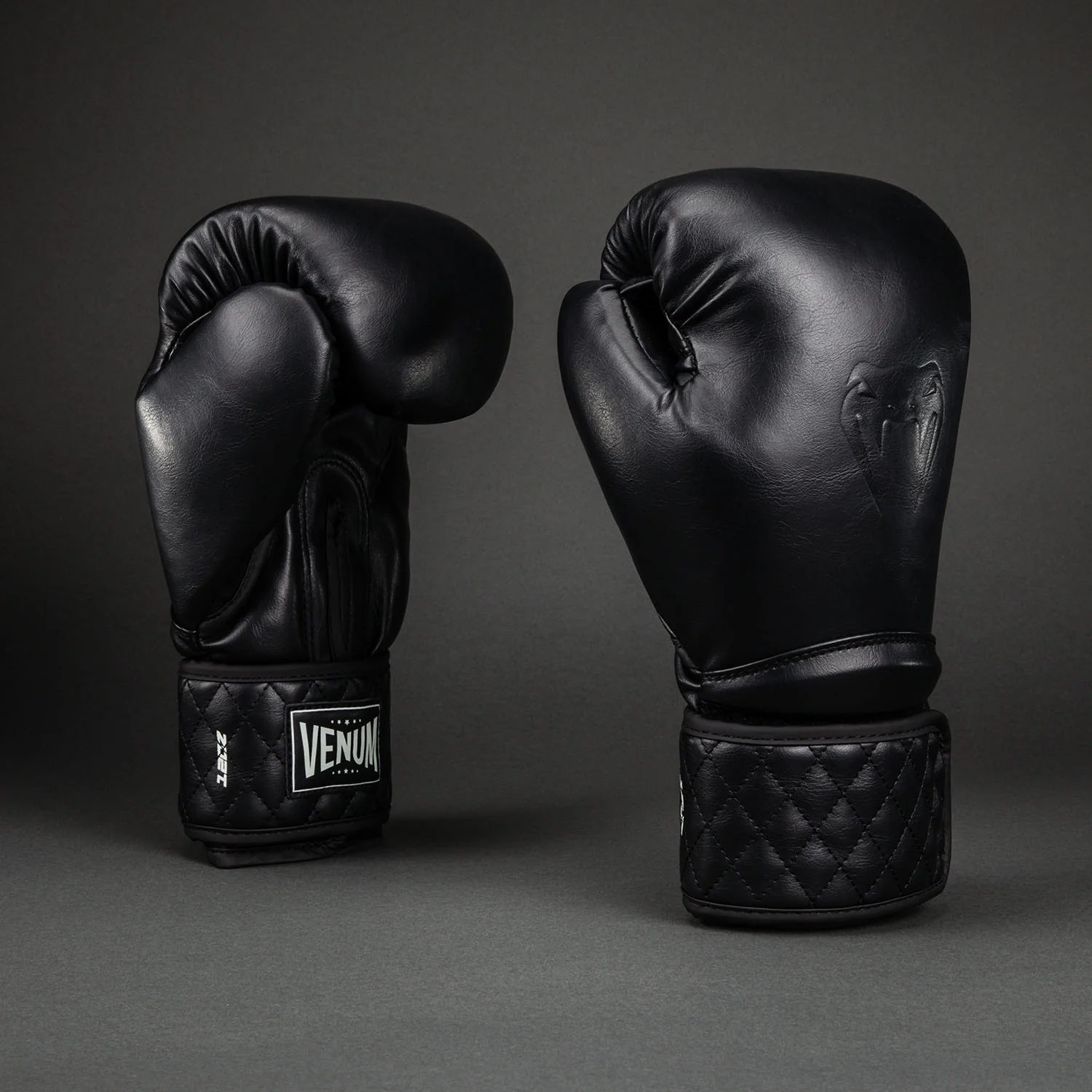 Venum Impact Classic Guantes de Boxeo - Negro - Image 2