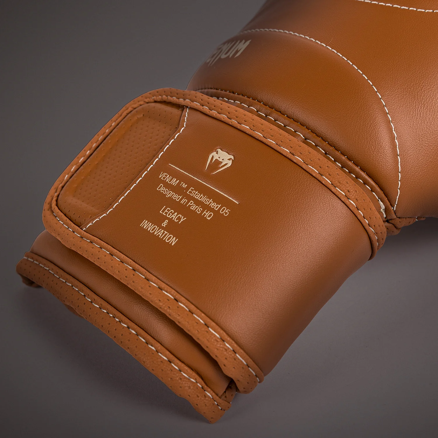 Venum Impact Evo Guantes de Boxeo - Havana - Image 4