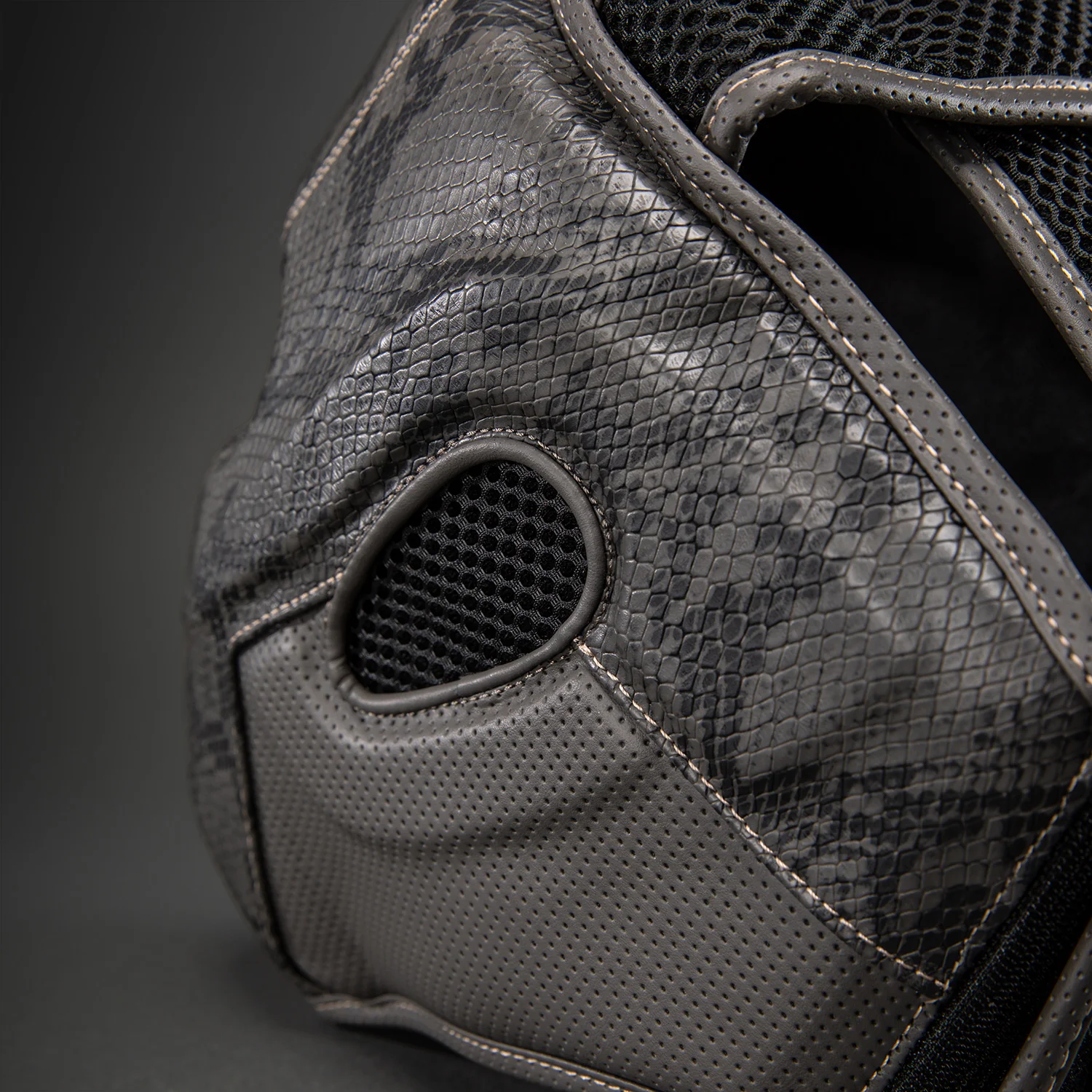 Venum Impact Evo Scales Casco de protección – Gris Oscuro - Image 6