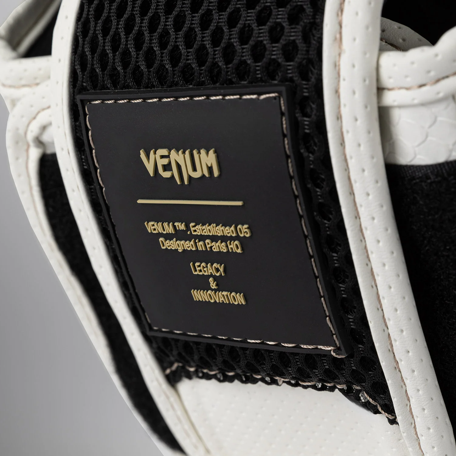 Venum Impact Evo Scales Casco de protección – Marfil - Image 5