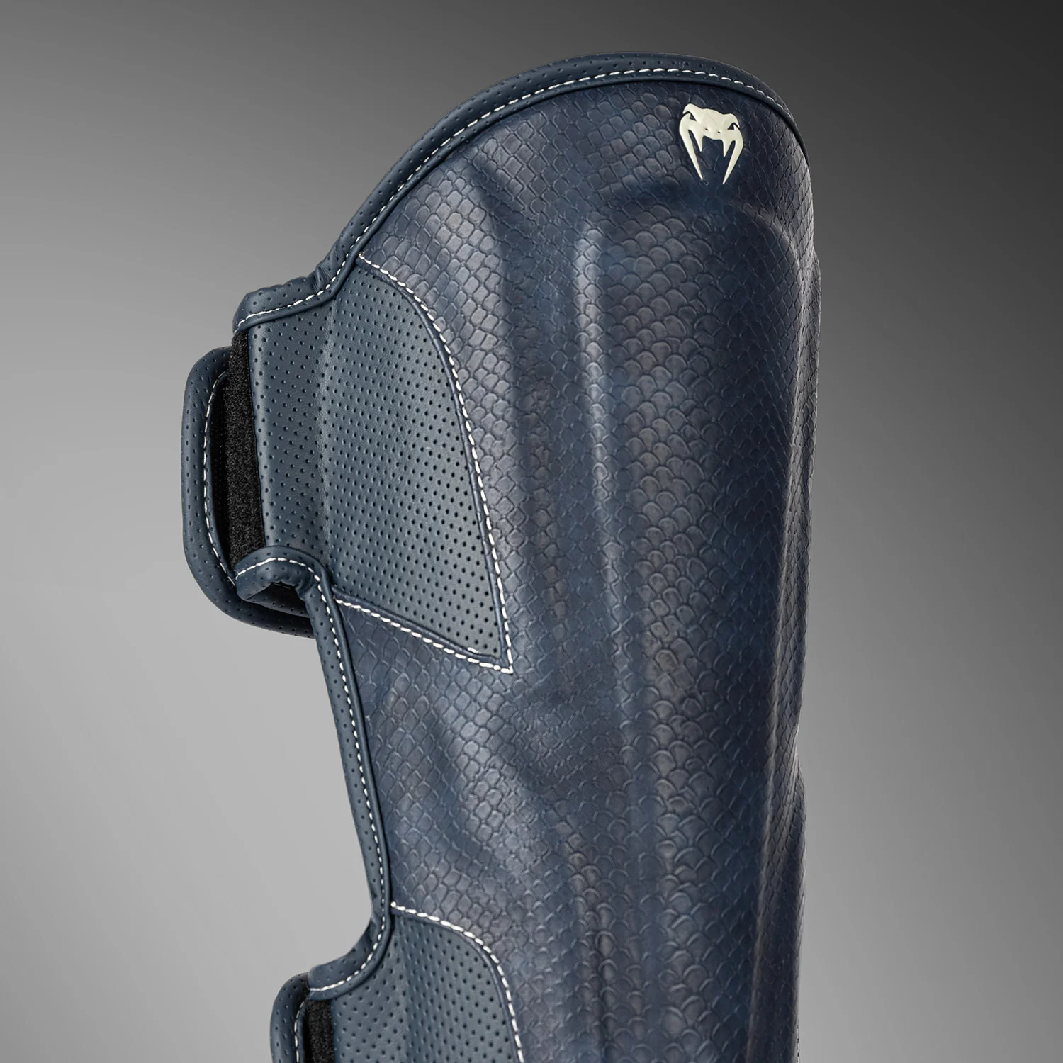 Venum Impact Evo Scales Espinilleras – Azul Medianoche - Image 4