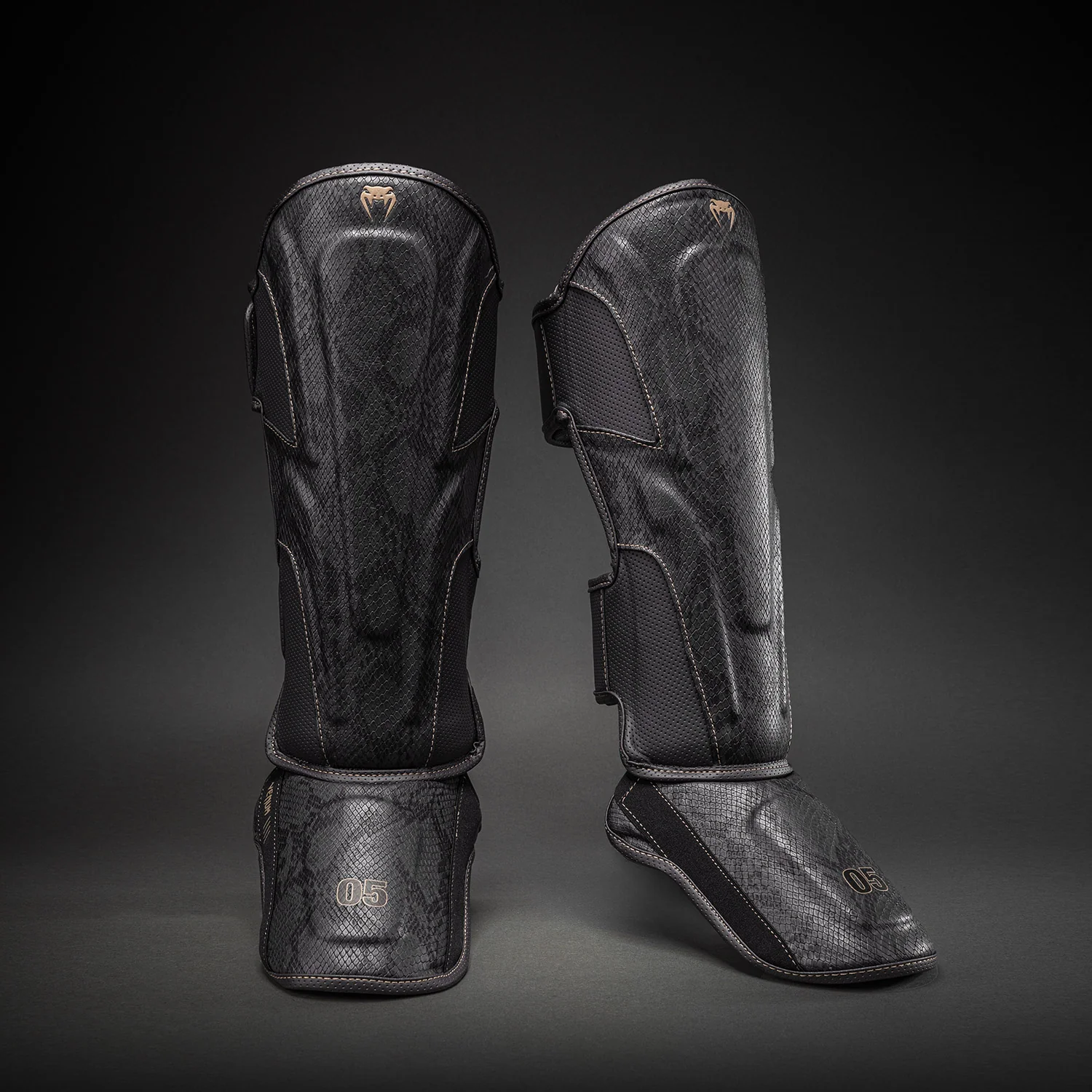 Venum Impact Evo Scales Espinilleras – Gris Oscuro - Image 2