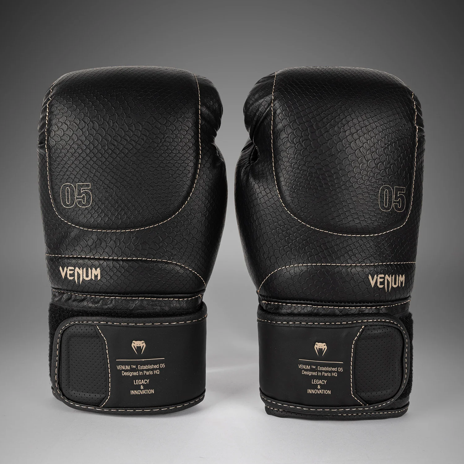 Venum Impact Evo Scales Guantes de Boxeo – Negro - Image 4